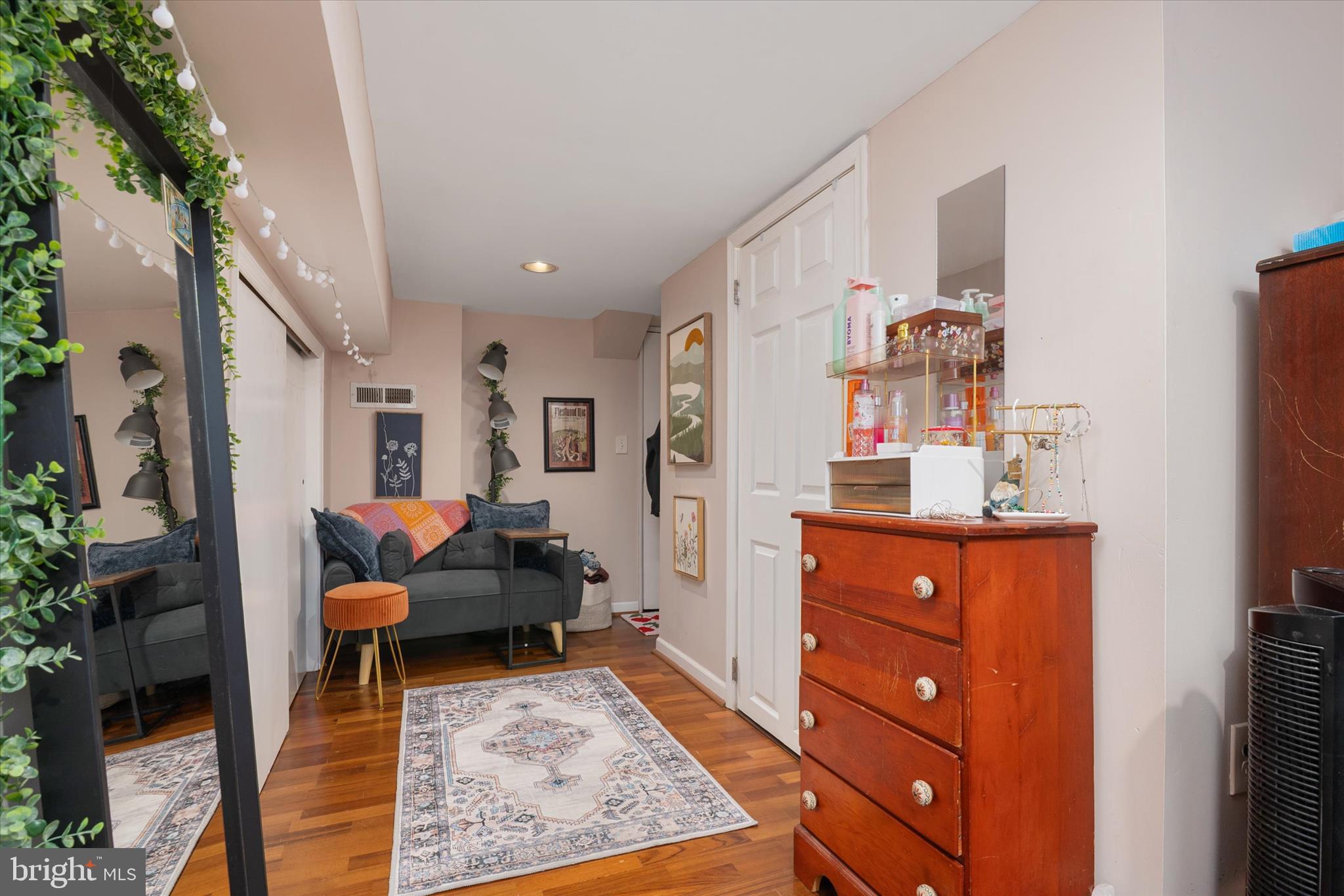 LITTLE ITALY - Residential