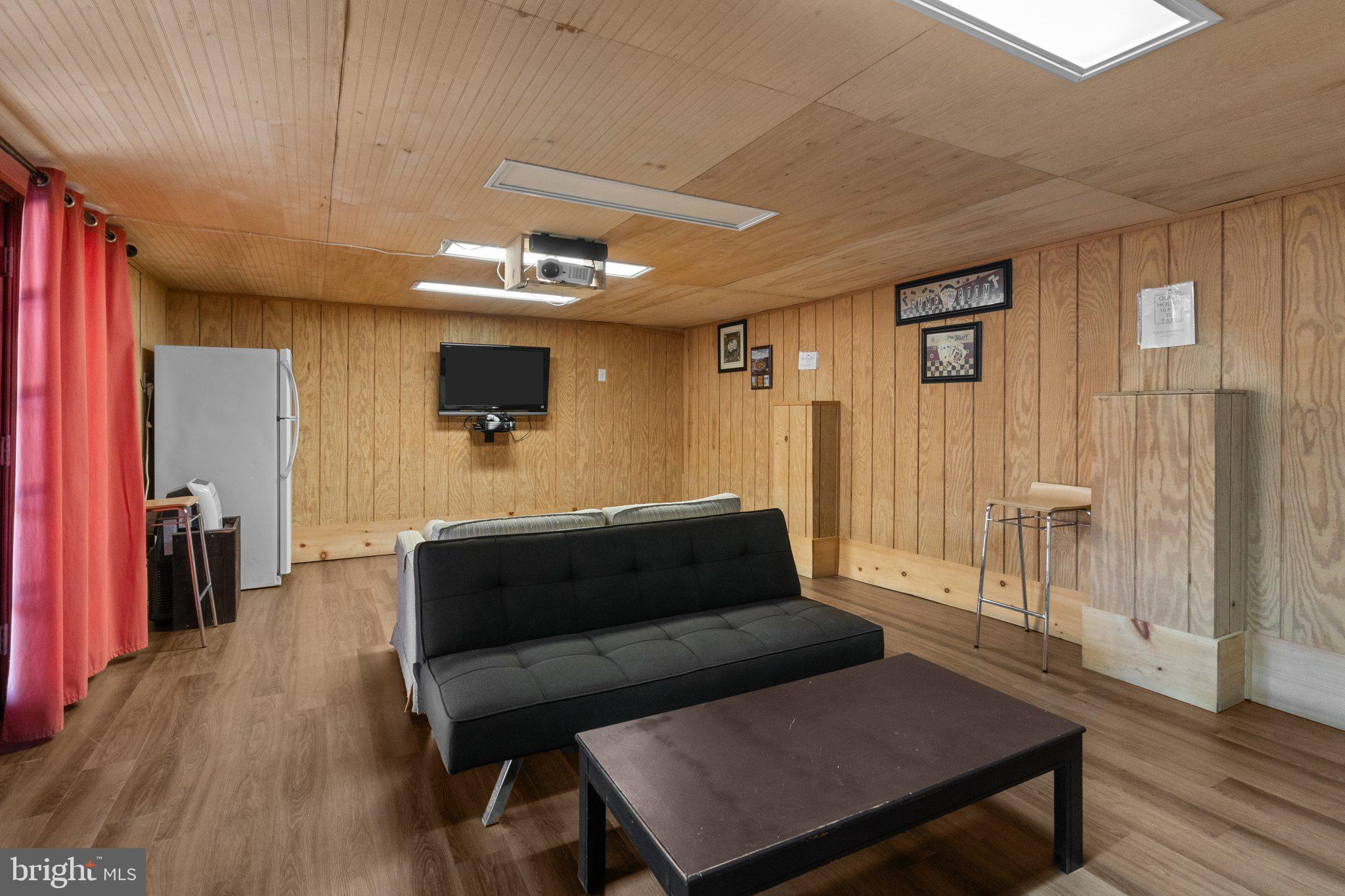 TOWAMENSING TRAILS - Residential