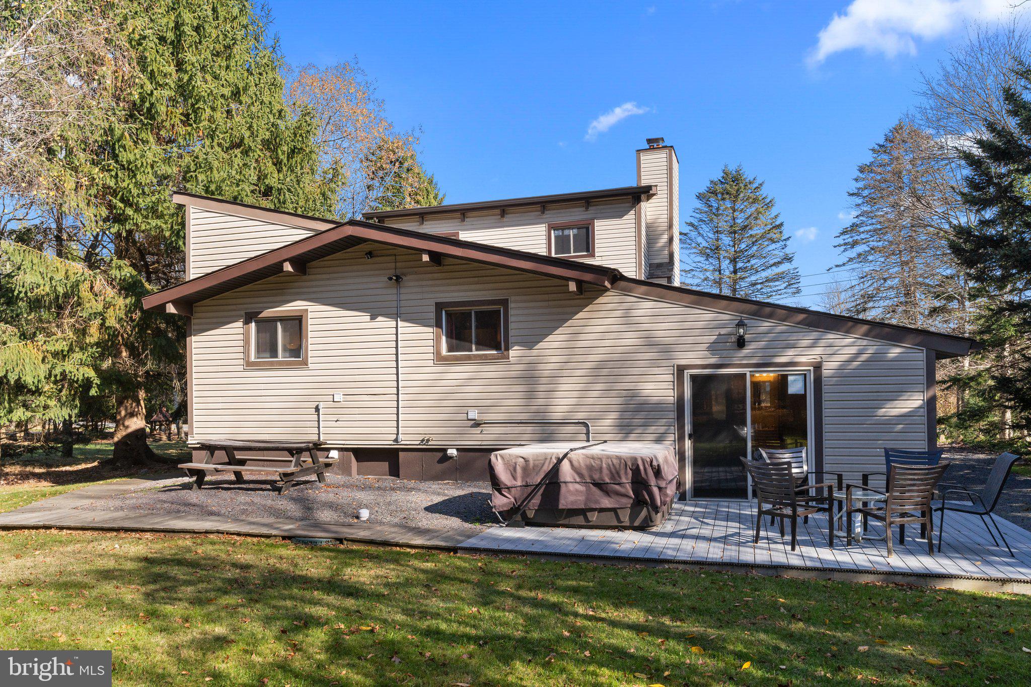 TOWAMENSING TRAILS - Residential