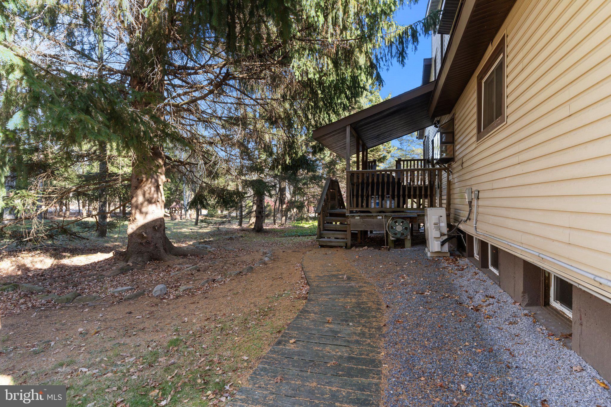 TOWAMENSING TRAILS - Residential