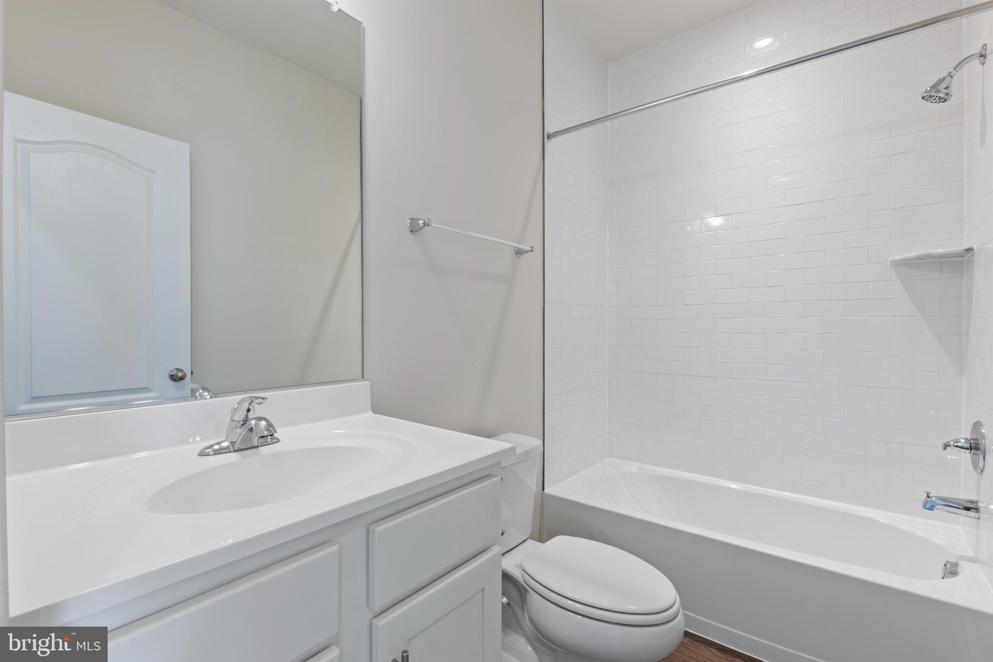 LAUREL OVERLOOK - Residential Lease