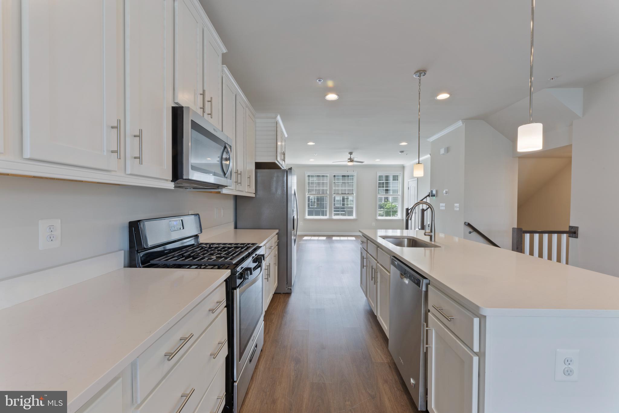 LAUREL OVERLOOK - Residential Lease