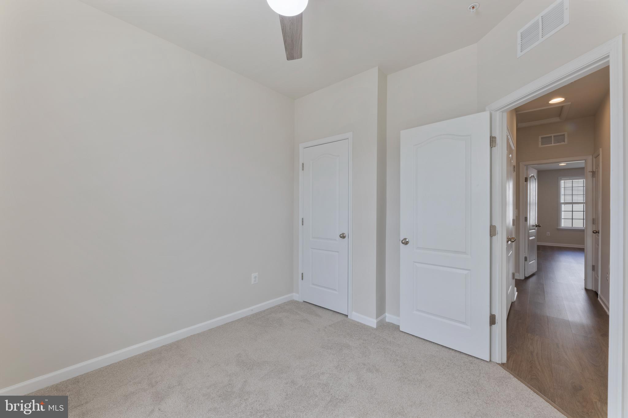 LAUREL OVERLOOK - Residential Lease