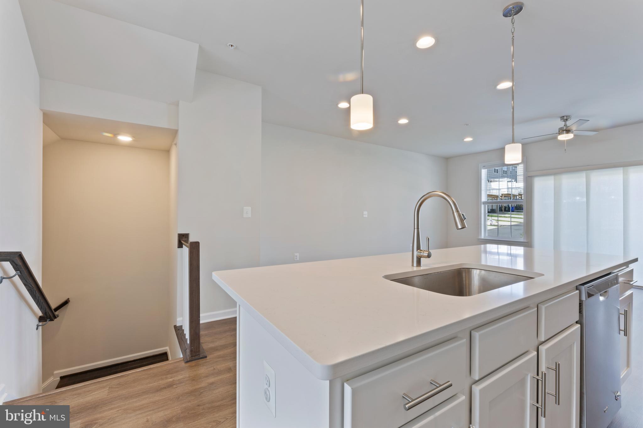 LAUREL OVERLOOK - Residential Lease