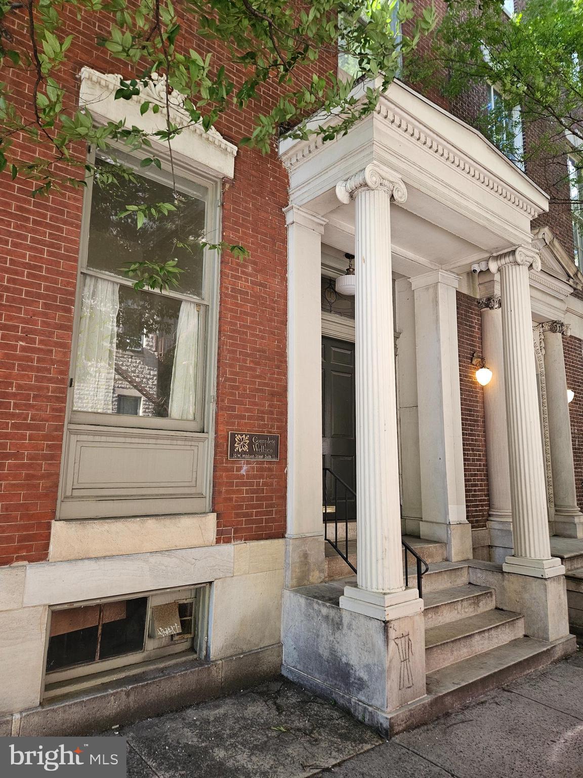 10 W MADISON STREET W 1