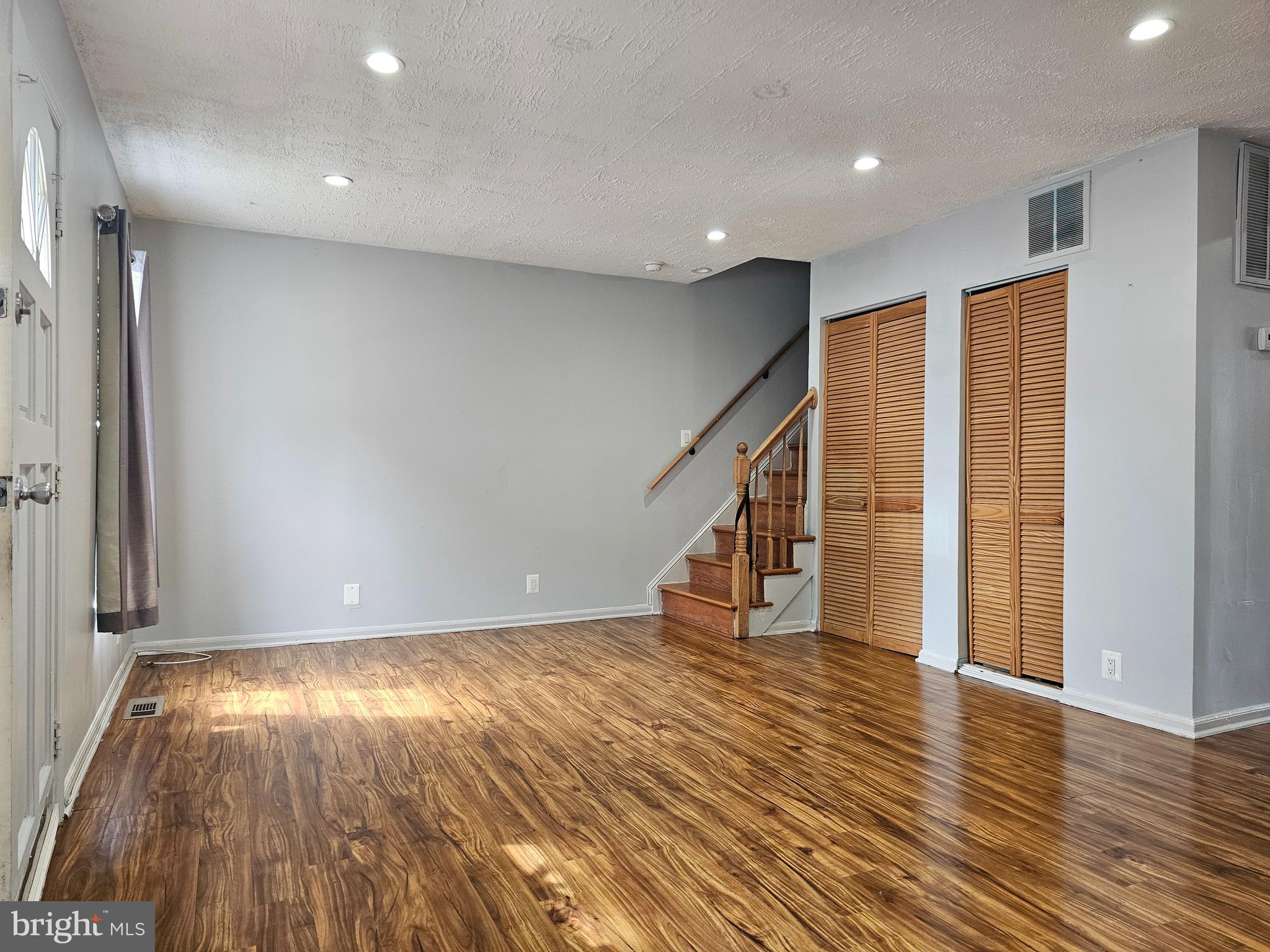 PEMBROOKE - Residential