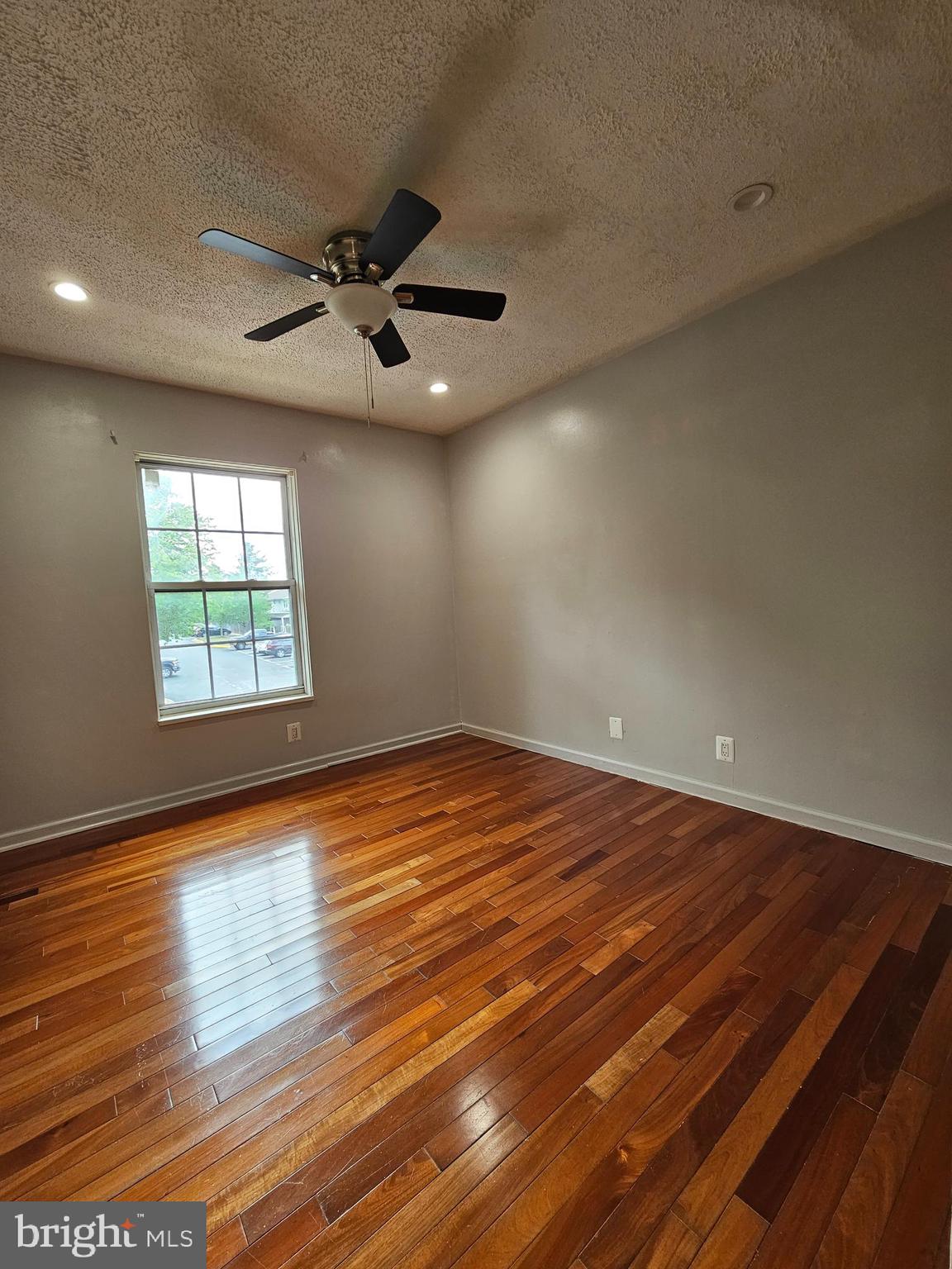 PEMBROOKE - Residential