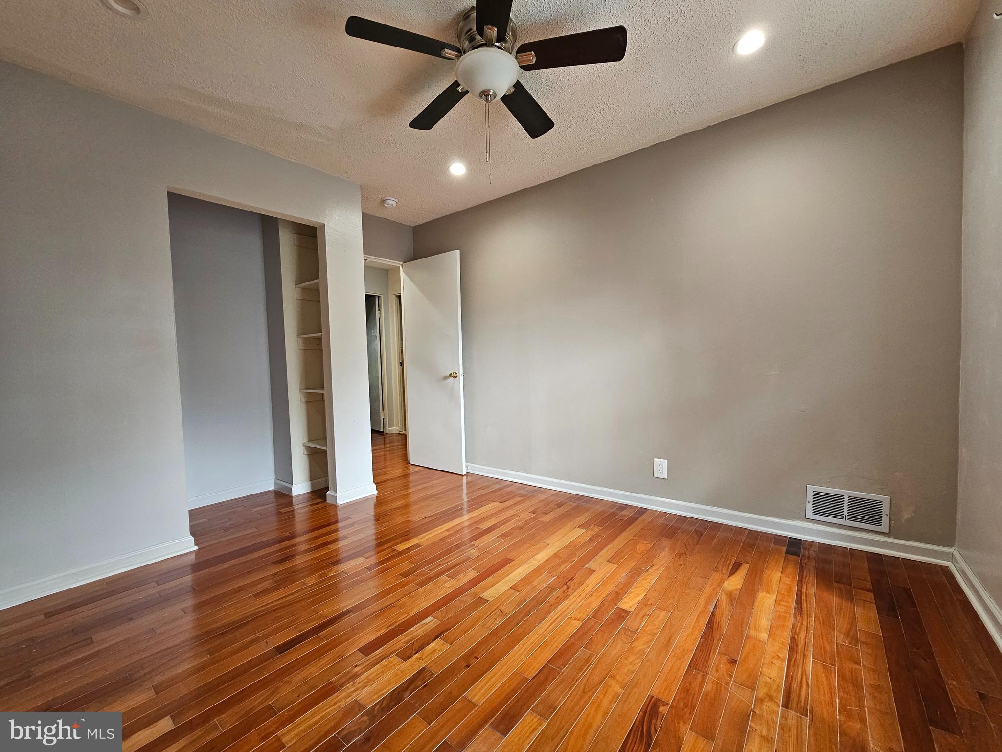 PEMBROOKE - Residential