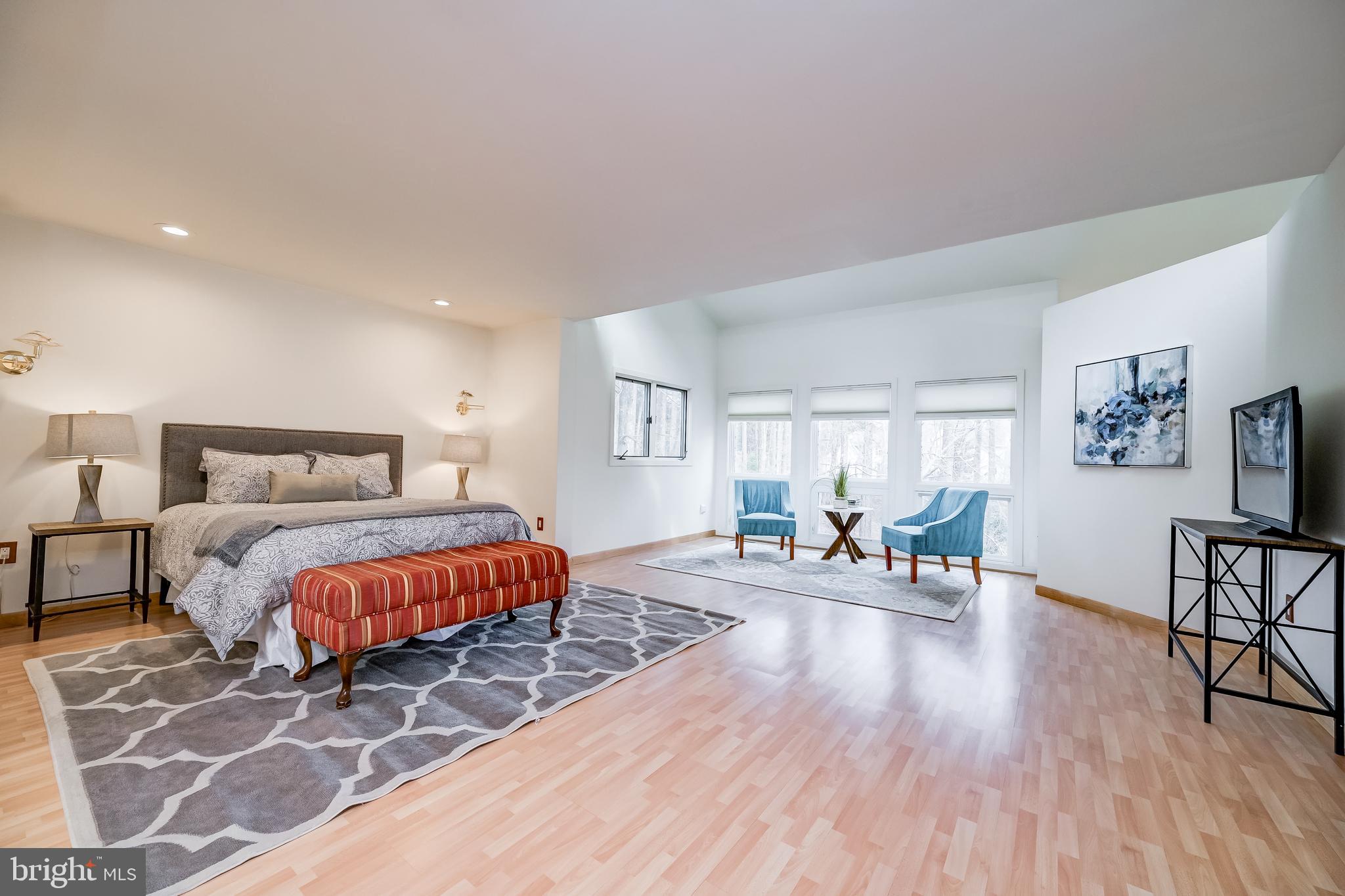 POTOMAC OUTSIDE - Residential