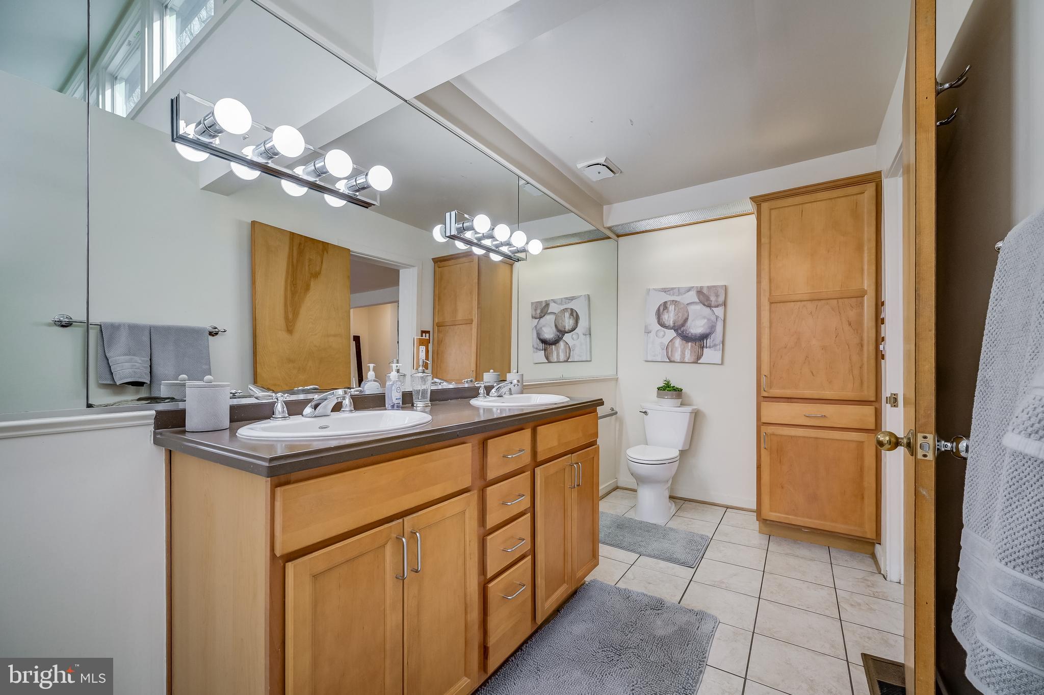 POTOMAC OUTSIDE - Residential