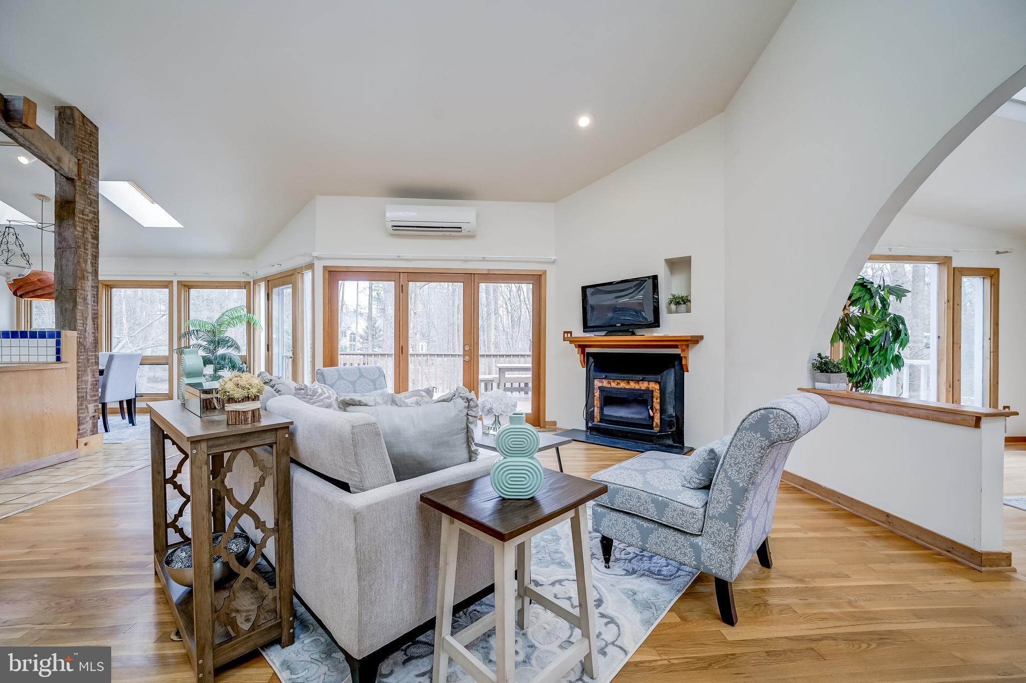 POTOMAC OUTSIDE - Residential