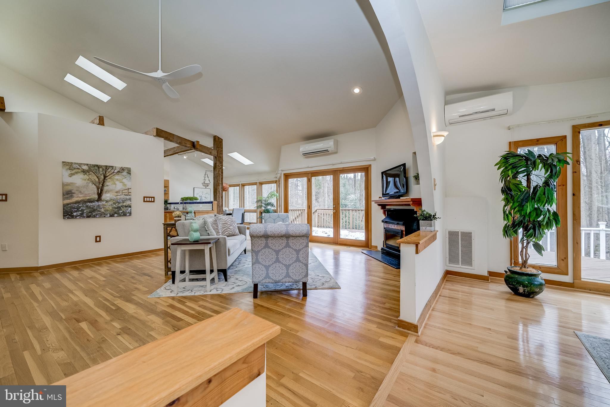 POTOMAC OUTSIDE - Residential