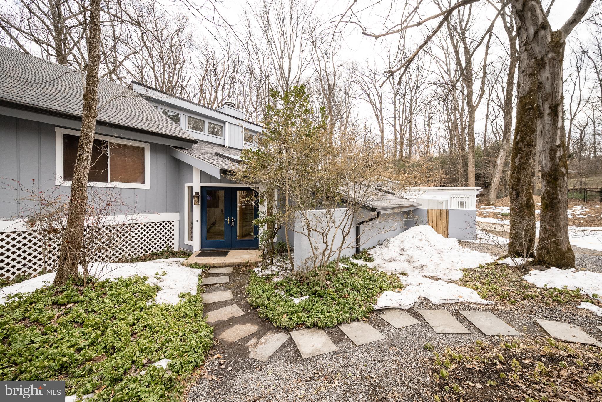 POTOMAC OUTSIDE - Residential