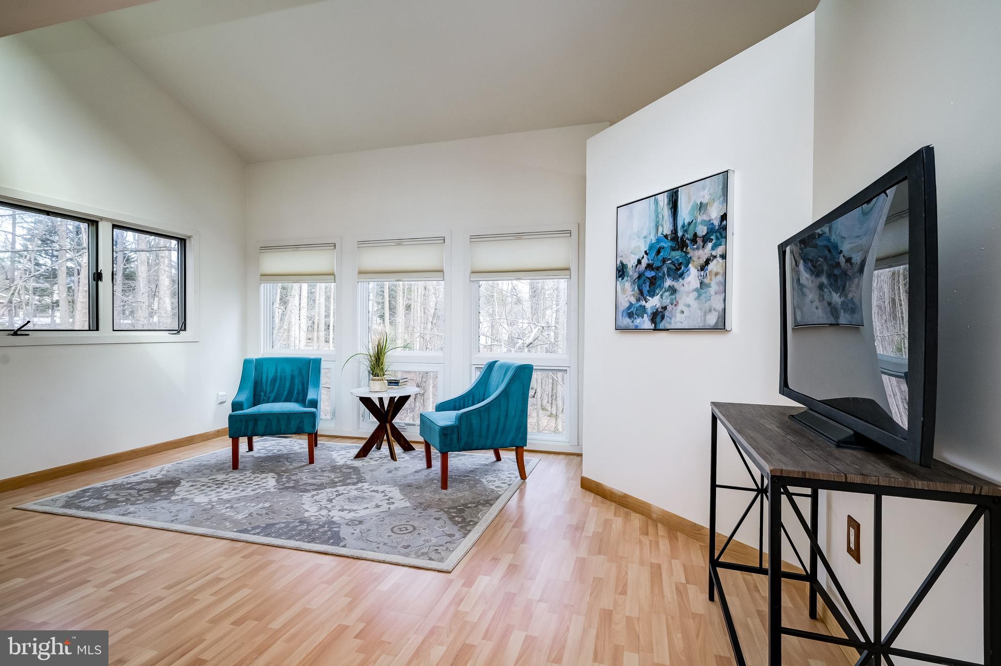 POTOMAC OUTSIDE - Residential