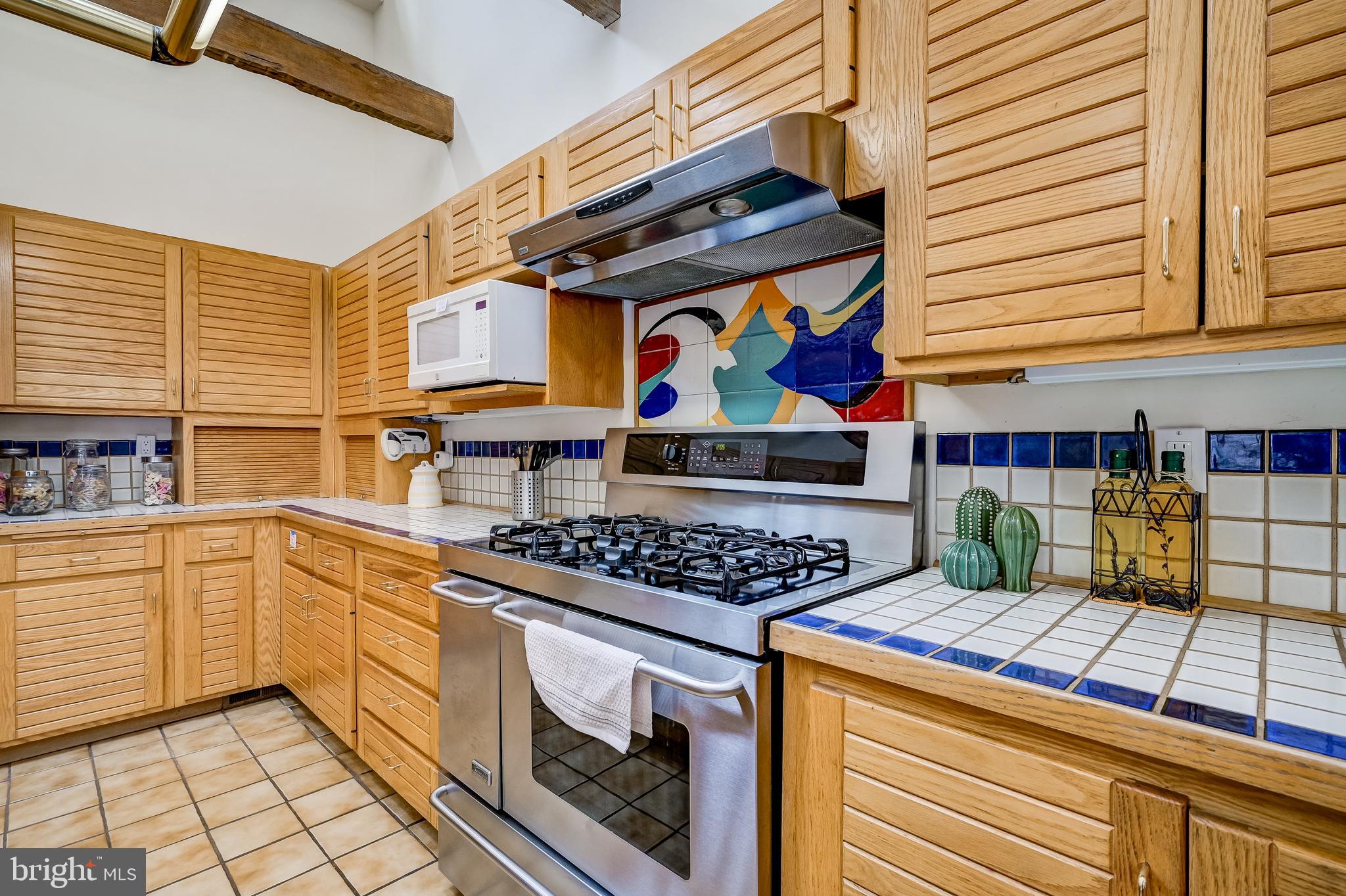 POTOMAC OUTSIDE - Residential