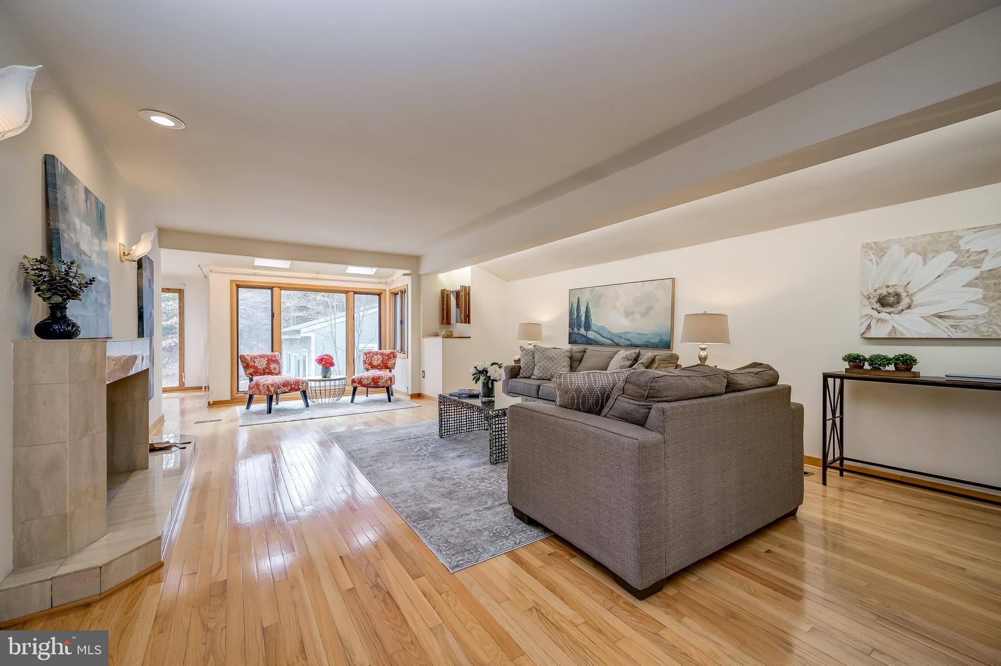 POTOMAC OUTSIDE - Residential