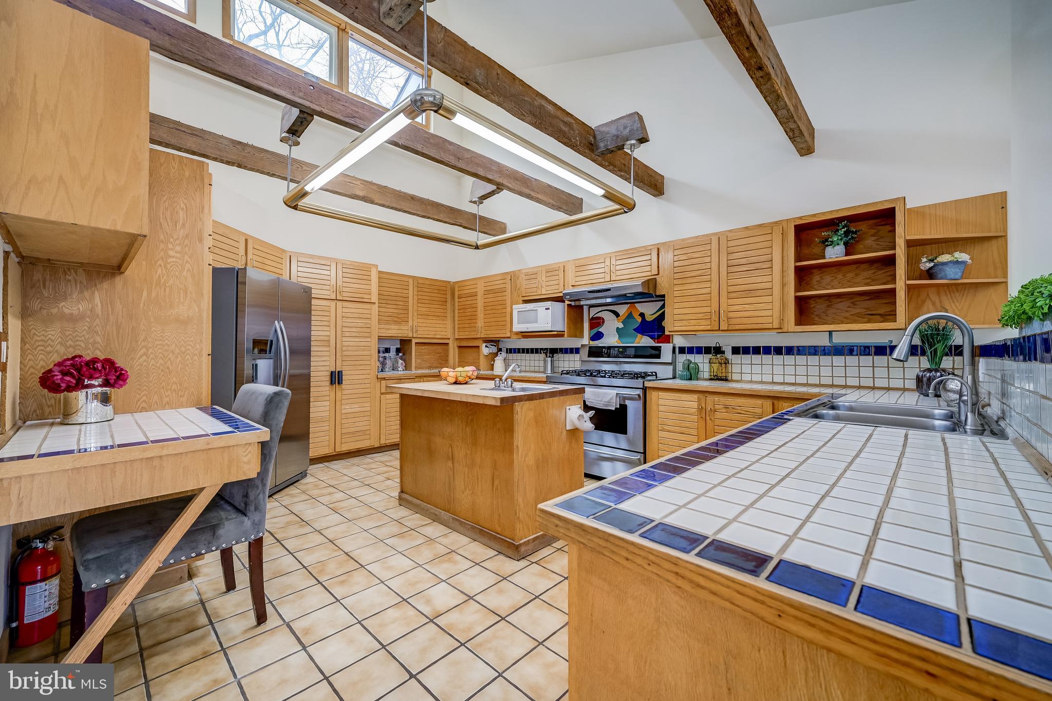 POTOMAC OUTSIDE - Residential