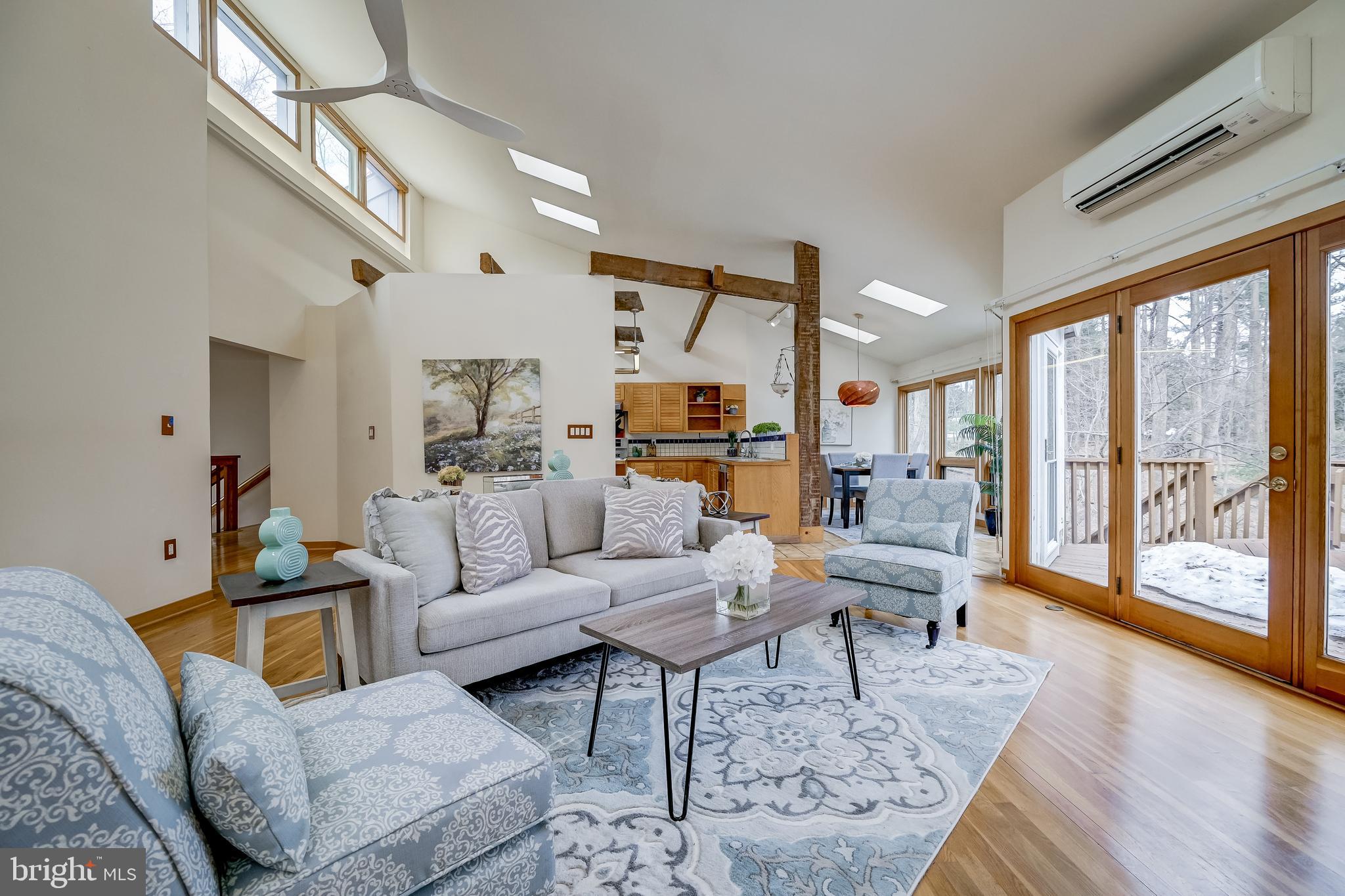 POTOMAC OUTSIDE - Residential