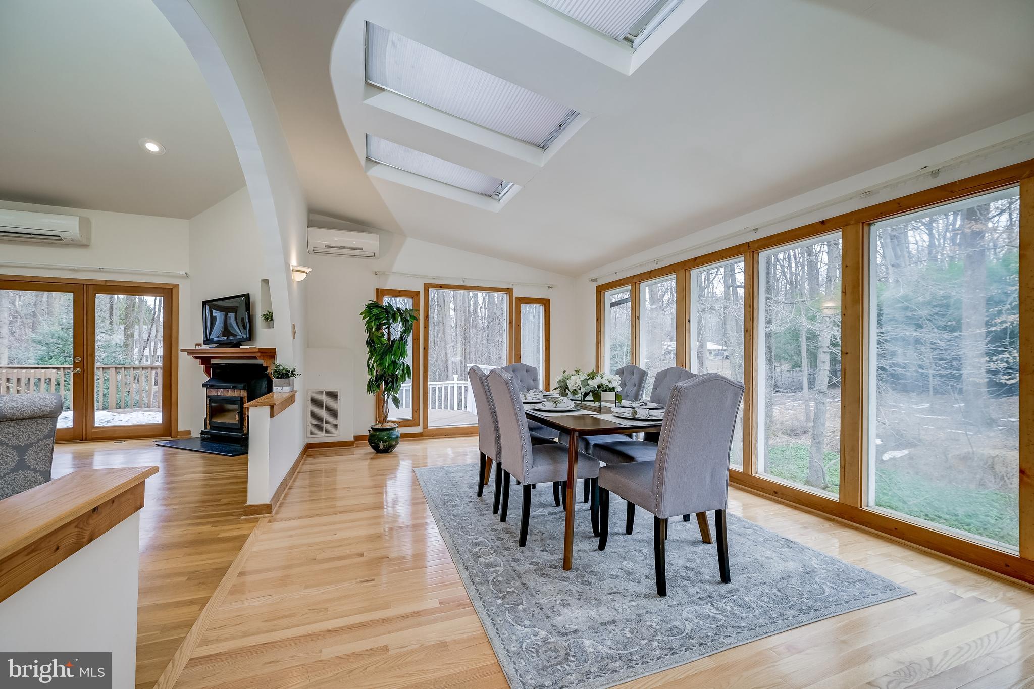 POTOMAC OUTSIDE - Residential