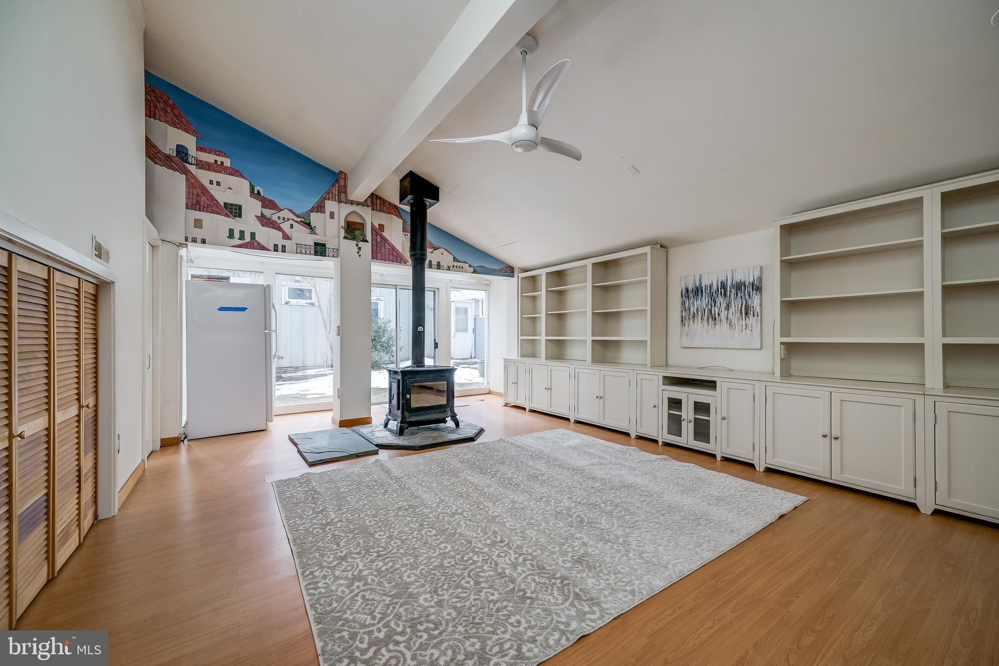 POTOMAC OUTSIDE - Residential