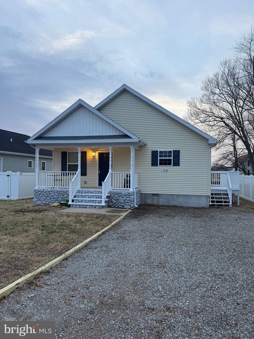 Call or Text for a showing! 15 min drive to the beach and right in the town of Willards. Less than a mile to Rt 50 and very convenient to Salisbury and Ocean City. Walkable community with walkable conveniences like a gas station, sub shop, dollar store, bank and churches - all about a quarter of a mile away. Neighbors boast about the schools and the quiet community. Large shed with electrical service and heating and AC. Stainless steel appliances with recent updates. City water and sewer service along with high speed internet. Spacious 3bd 2bd, well-laid out  with two separate entrances. Come check it out!
