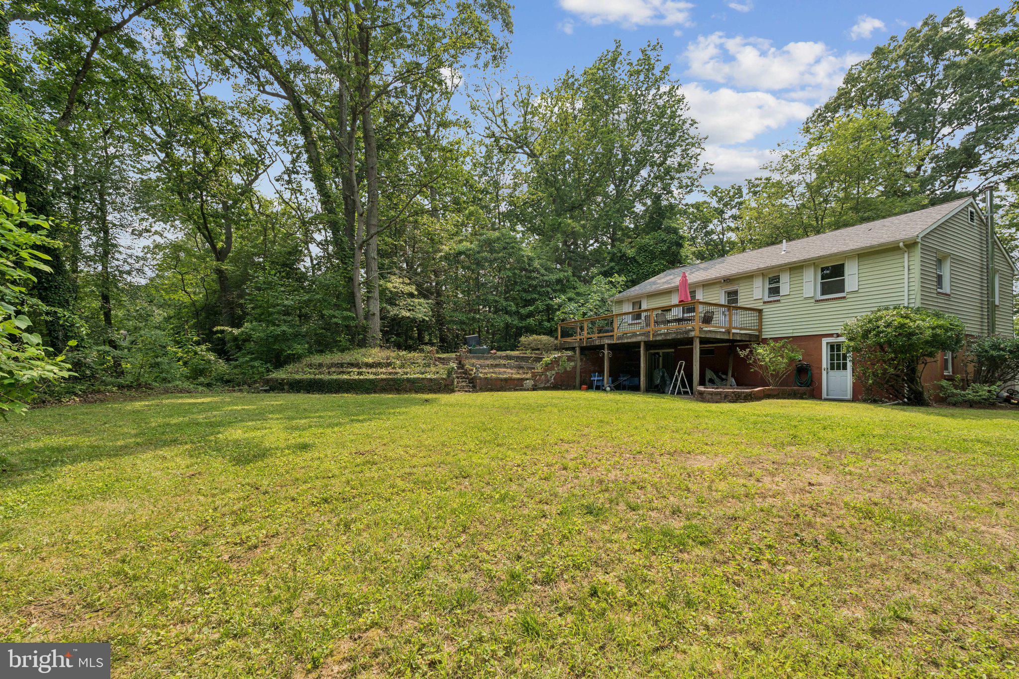 972 WOODLAND CIRCLE