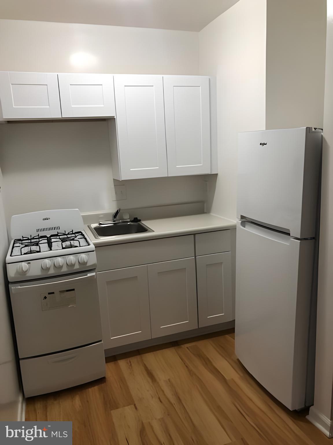Studio apartment available soon for less than imagined. Lots of space throughout! Lots of closet space. Lots of space to spread out. We offer off-street parking and are conveniently located. The grounds boast lovely manicured lawns. Let's not forget about the onsite laundry facilities... with little to no gas or water expense. There is 24 hr maintenance too. We have a lot to offer here at Nottingham South. Come take advantage of it all.
We tour by appointment only. Call to schedule yours today! Must be able to pass a credit and criminal background check.