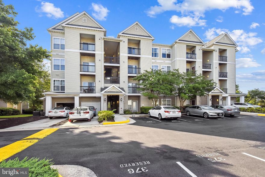 JUST REDUCED the Price to Sell!!! Gorgeous Penthouse Condo with Loft- lots of natural light and balcony. 1 bedroom/1 bath with upper-level loft area, perfect for a guest room or home office space. Well-maintained and ready to move in! New HVAC on 2020.  The unit has one assigned parking spot and the community has plenty of visitor parking throughout. Enjoy the wonderful amenities including a gym, outdoor pool, clubhouse, and playground. Close to Route 66, Route 29, Route 50, and Fair Lakes Shopping Center. Secure, gated community, lots of amenities to enjoy, and restaurants & shopping just minutes away! Park at #359 and plenty of visitors parking spaces on the right side of vertical parking lots.