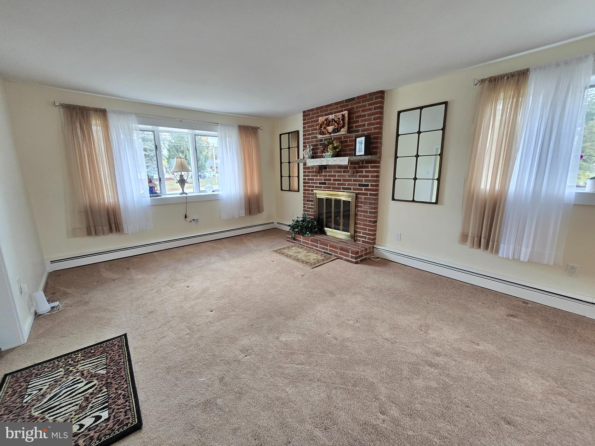 120 E CENTER AVENUE