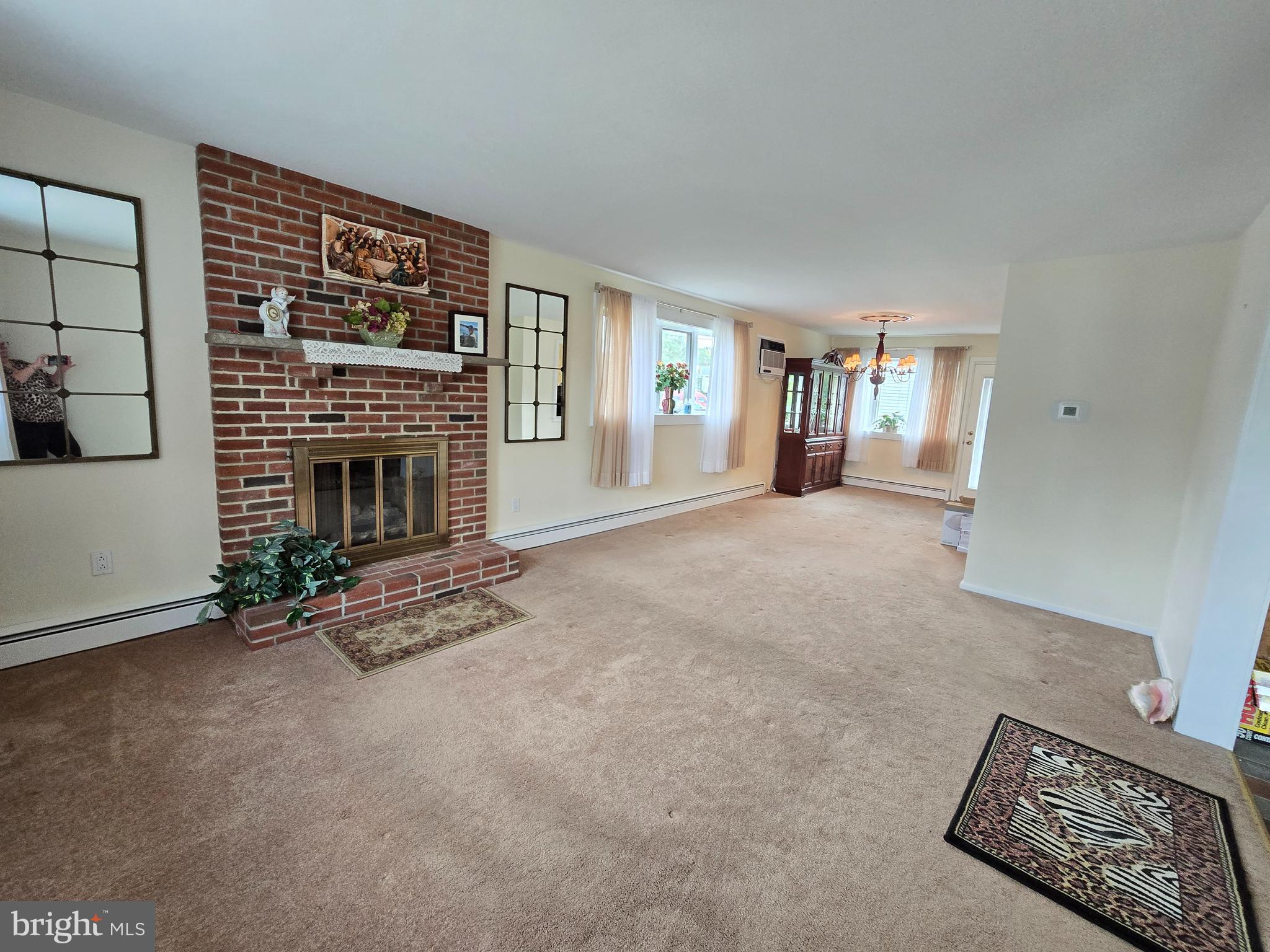 120 E CENTER AVENUE