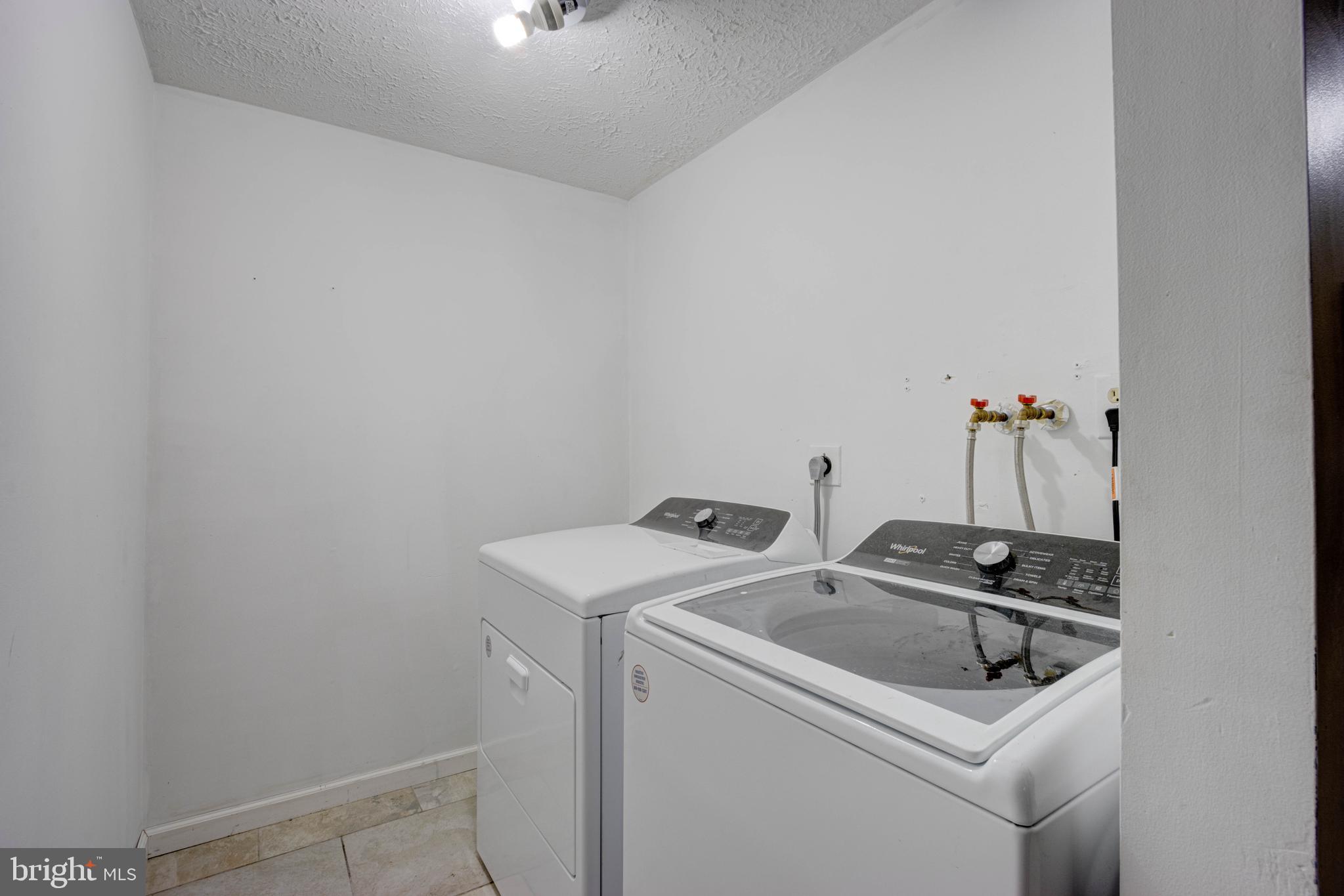 FOUNTAIN ROCK MANOR - Residential