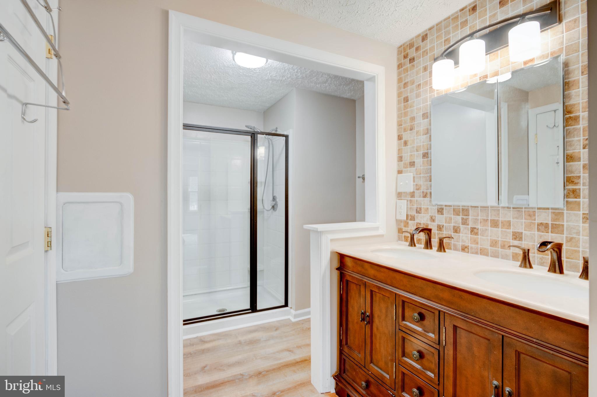 FOUNTAIN ROCK MANOR - Residential