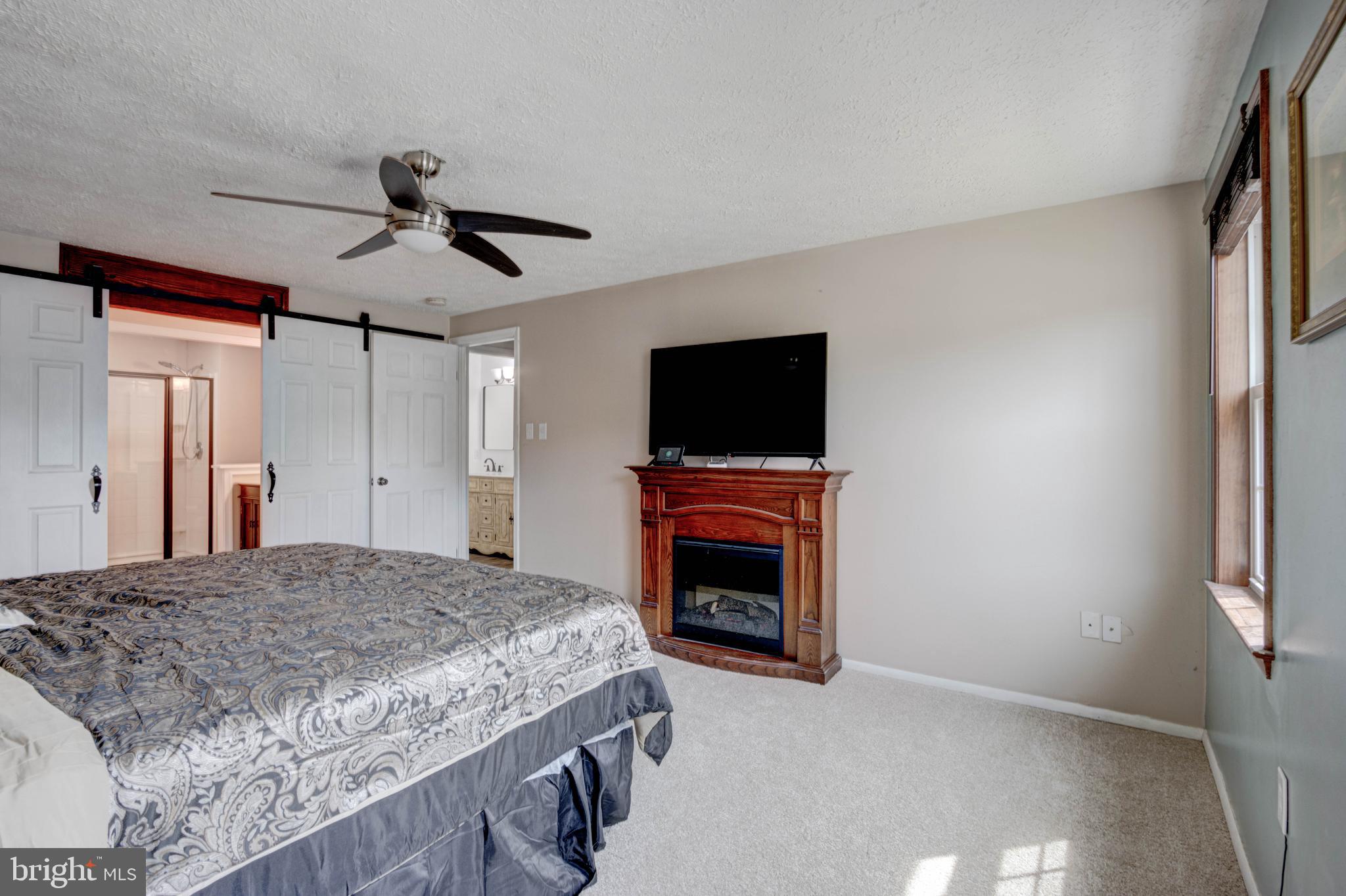 FOUNTAIN ROCK MANOR - Residential