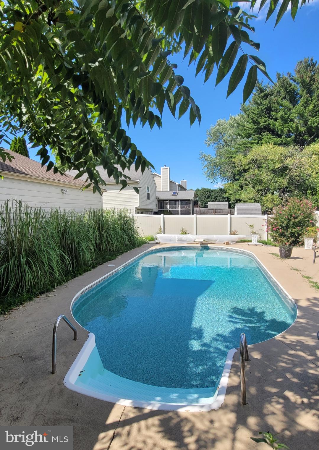 FOUNTAIN ROCK MANOR - Residential