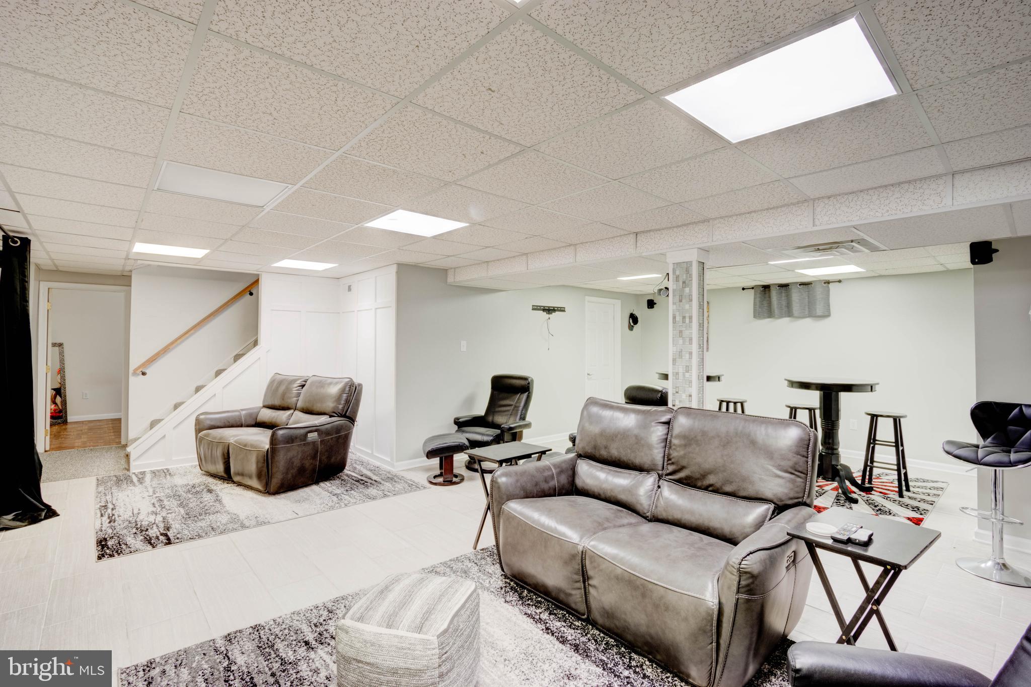 FOUNTAIN ROCK MANOR - Residential