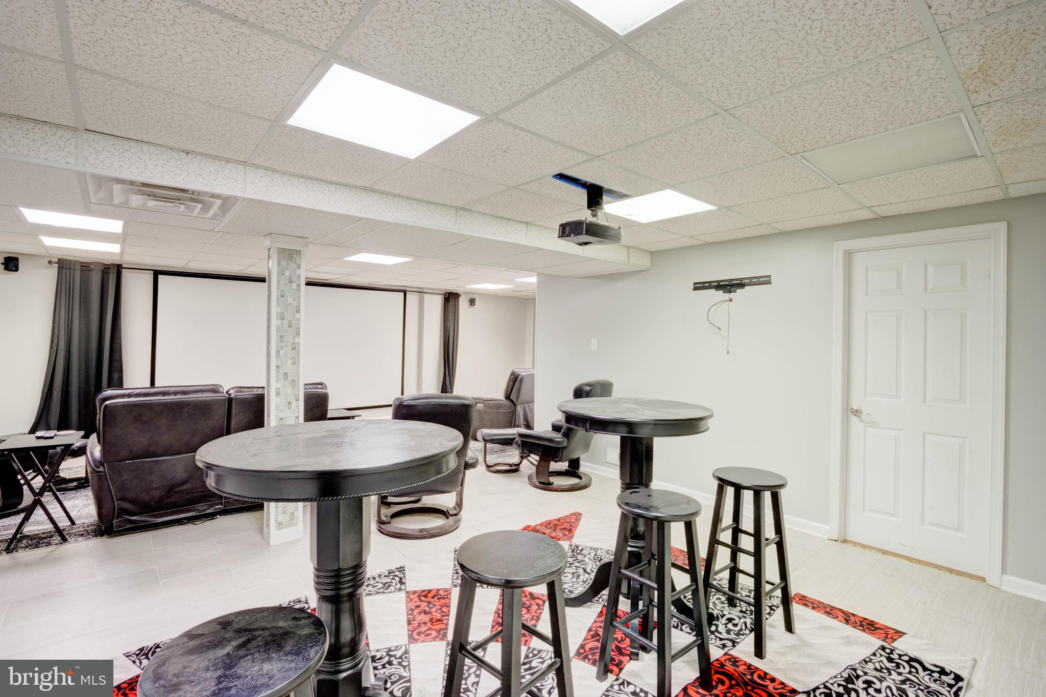 FOUNTAIN ROCK MANOR - Residential