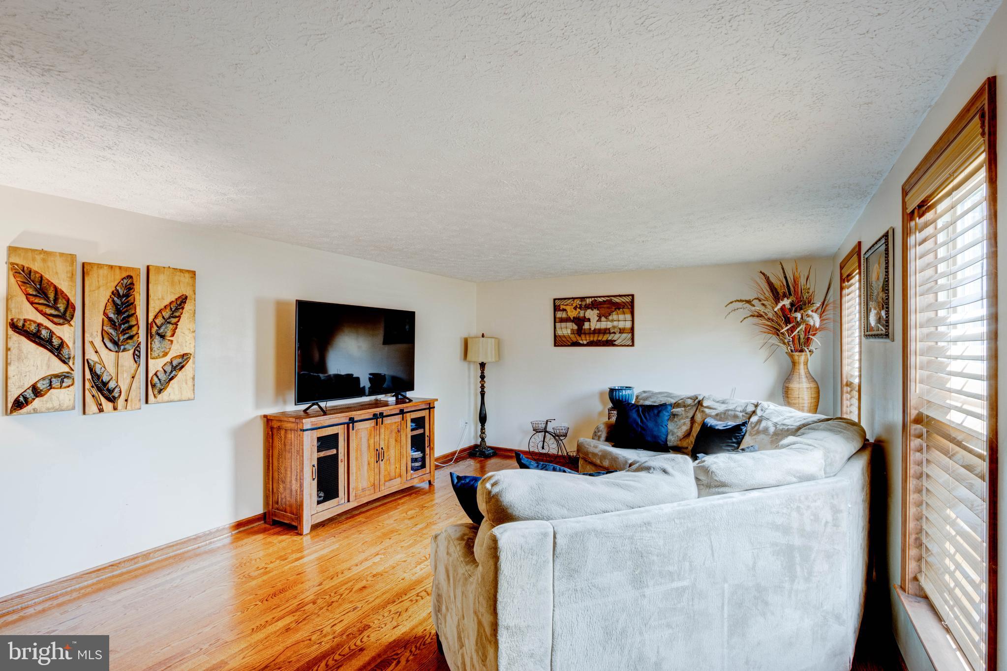 FOUNTAIN ROCK MANOR - Residential