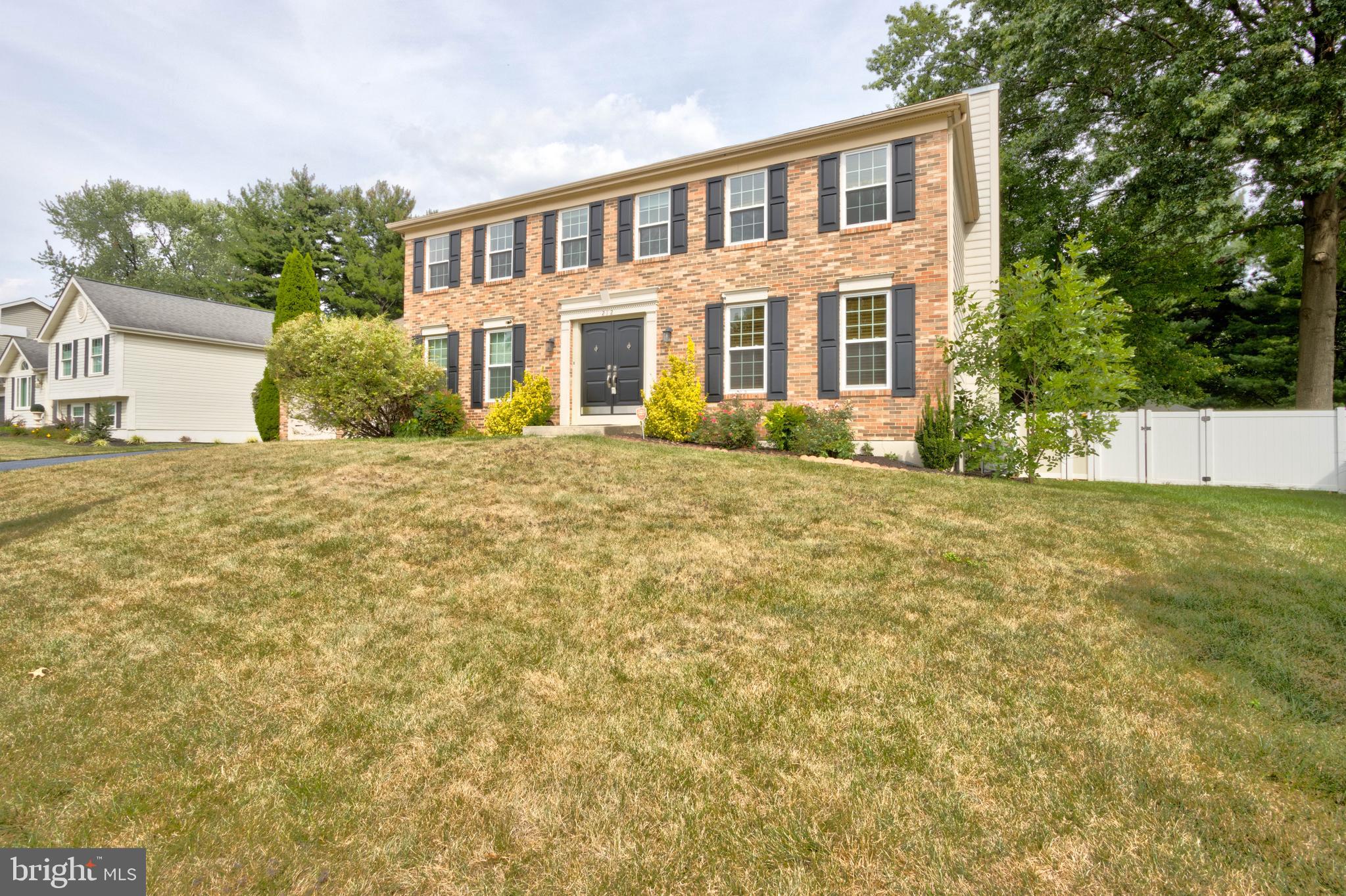 FOUNTAIN ROCK MANOR - Residential