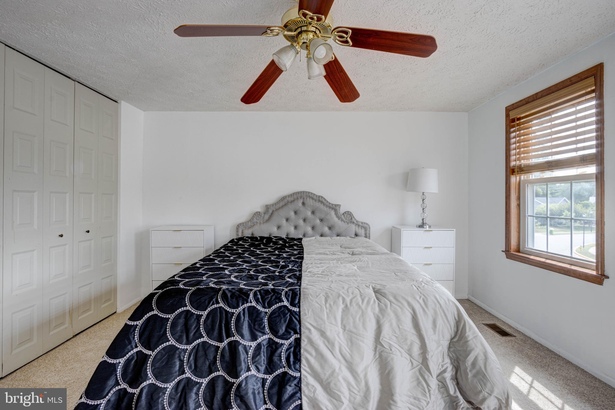 FOUNTAIN ROCK MANOR - Residential