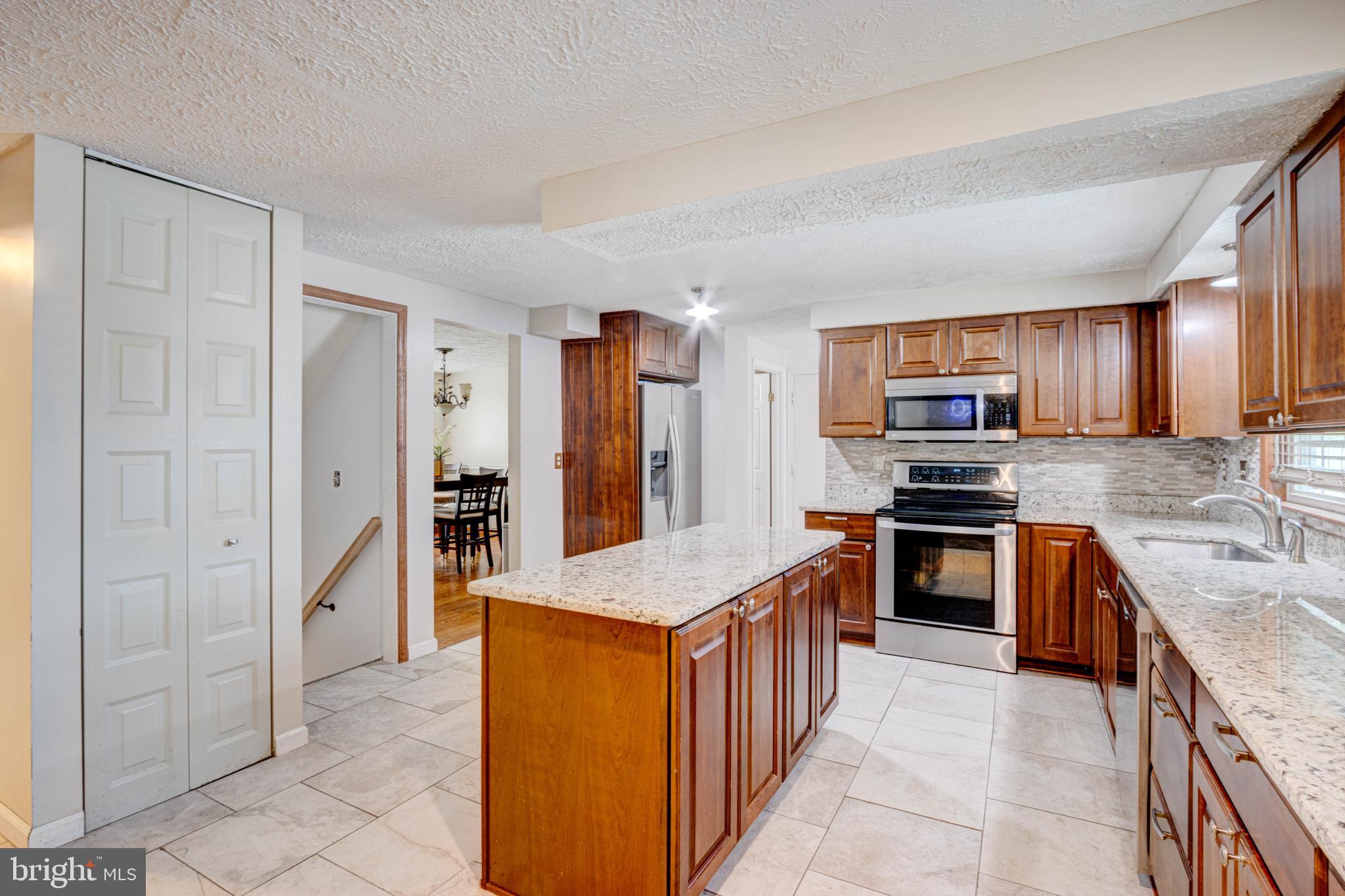 FOUNTAIN ROCK MANOR - Residential