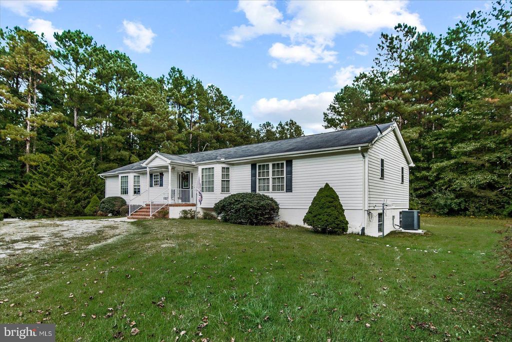 Photo of 169 Red Oak Lane, DUNNSVILLE, VA 22454 (MLS # VAES2002046)