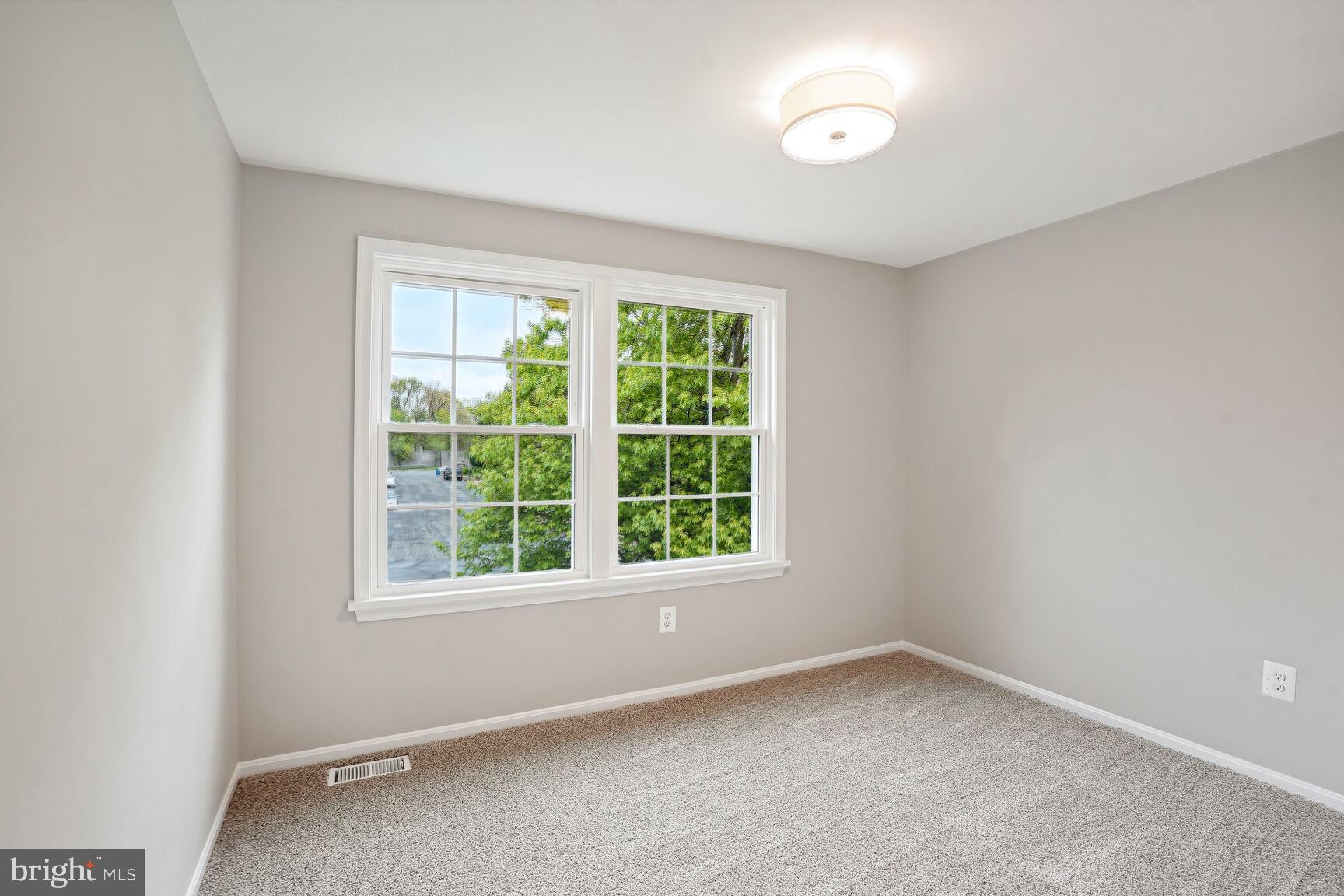 FOX MILL ESTATES - Residential Lease