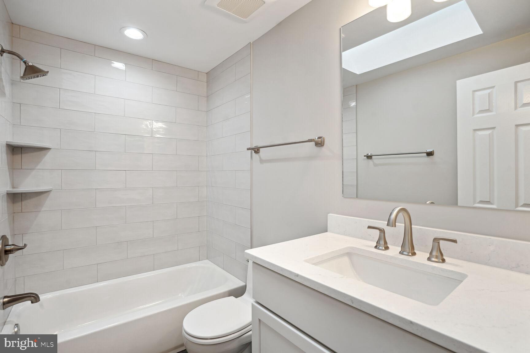 FOX MILL ESTATES - Residential Lease