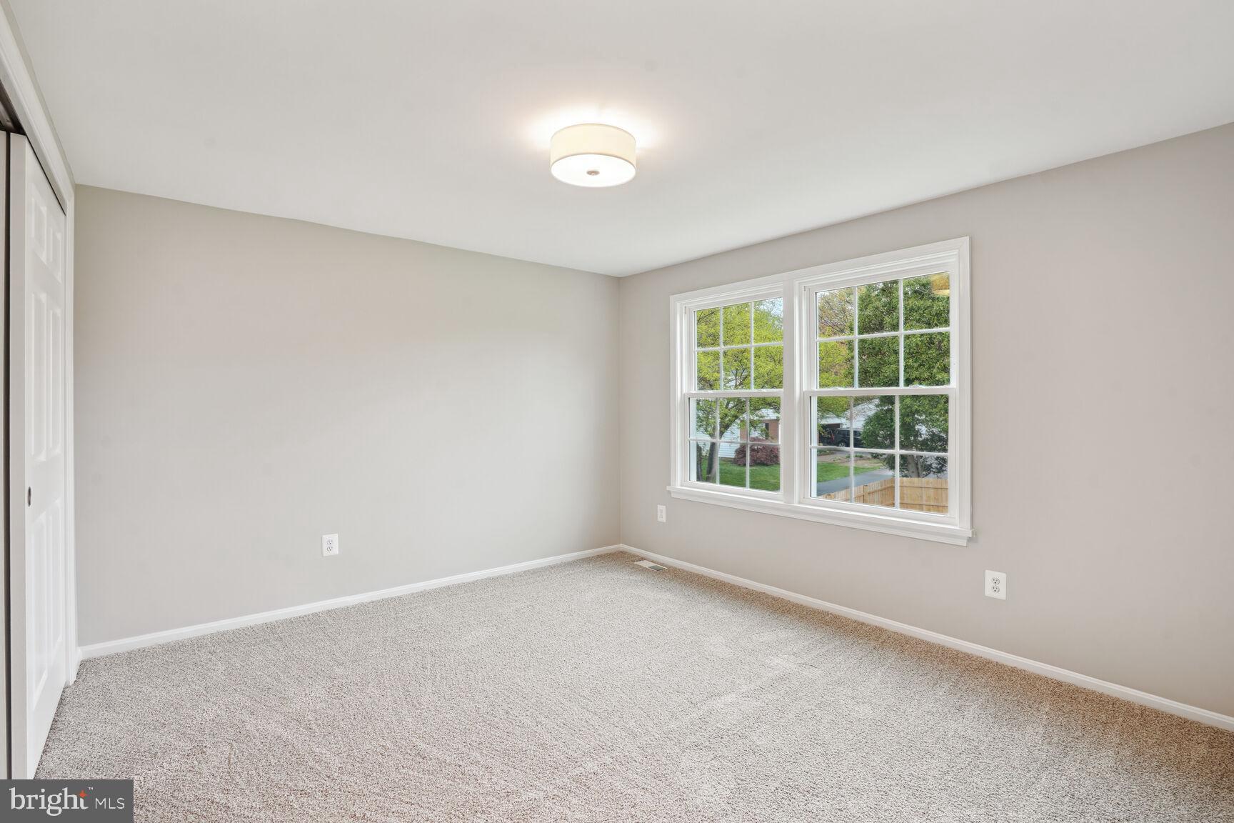 FOX MILL ESTATES - Residential Lease