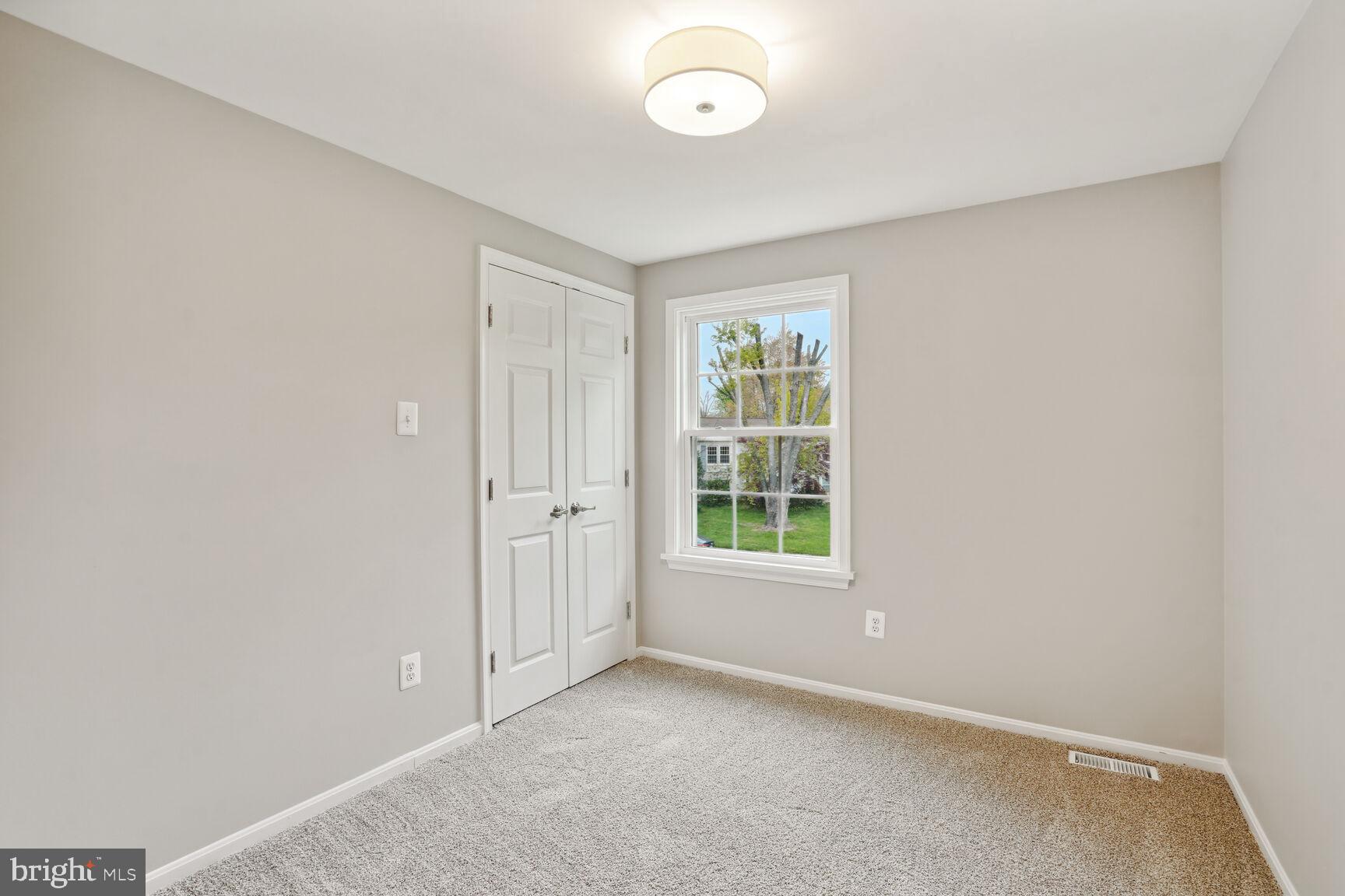 FOX MILL ESTATES - Residential Lease