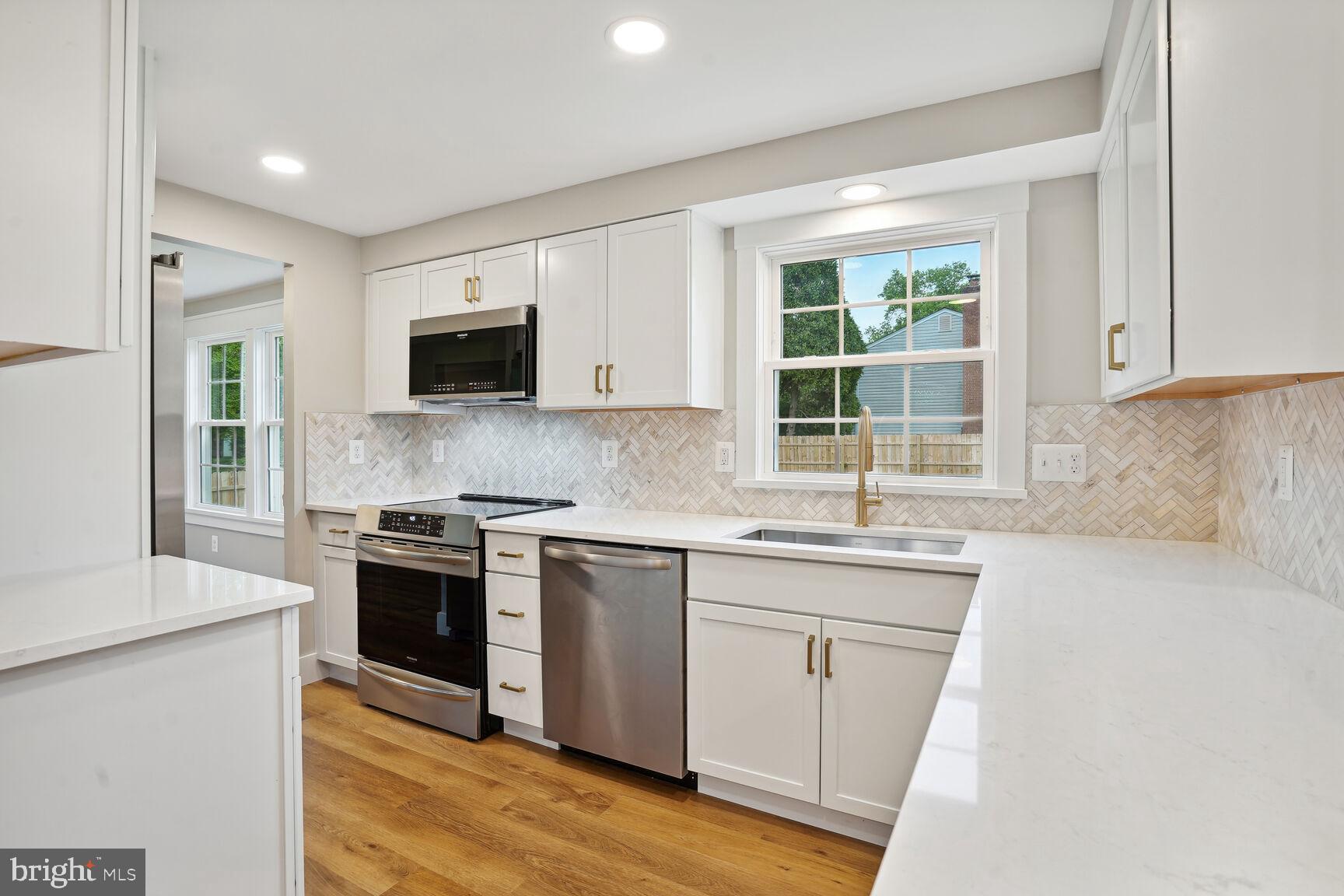 FOX MILL ESTATES - Residential Lease