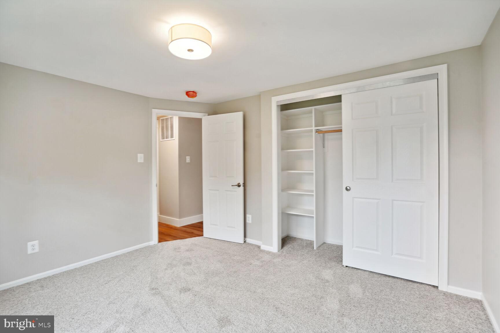 FOX MILL ESTATES - Residential Lease