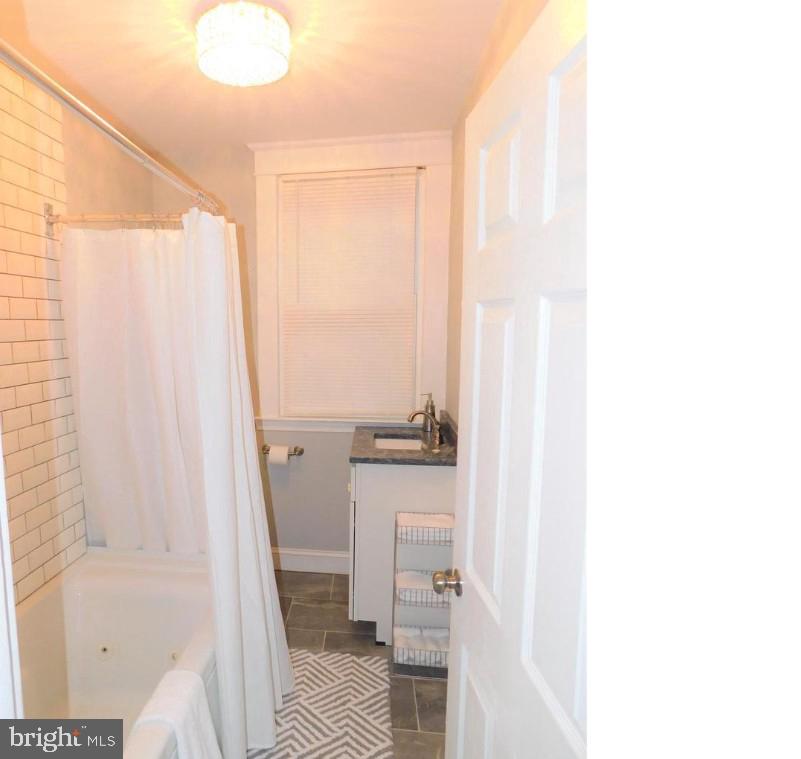 HOWARD PARK - Residential Lease