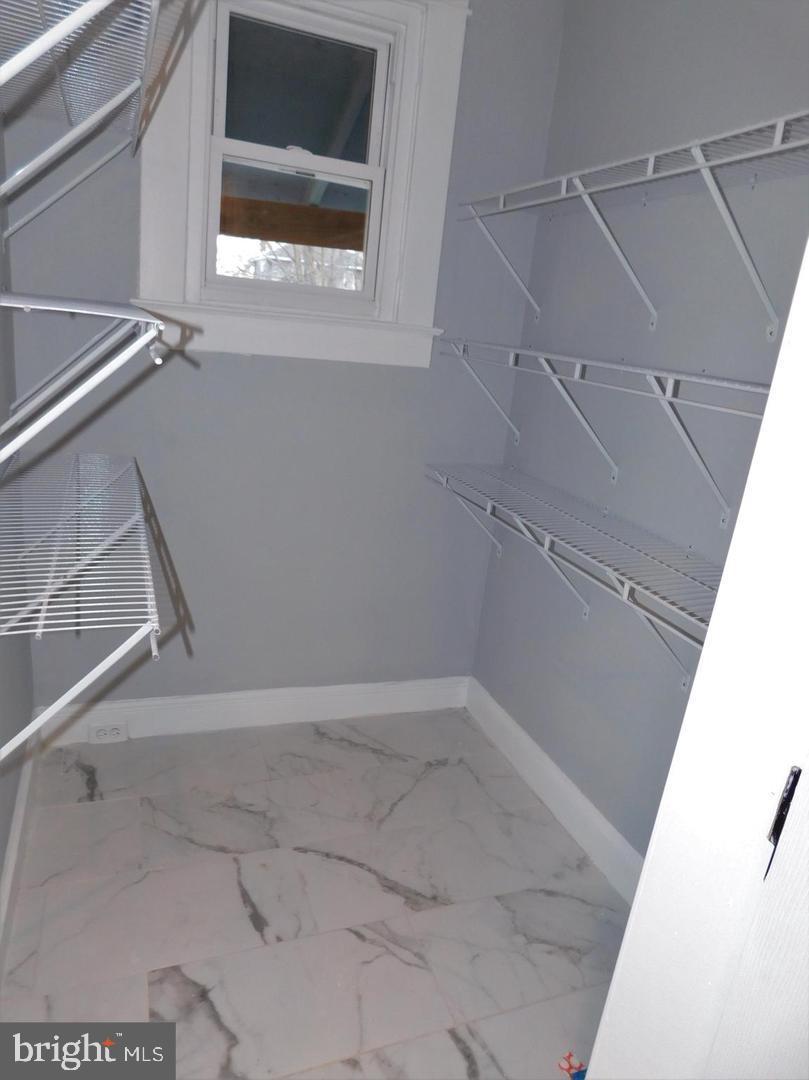 HOWARD PARK - Residential Lease