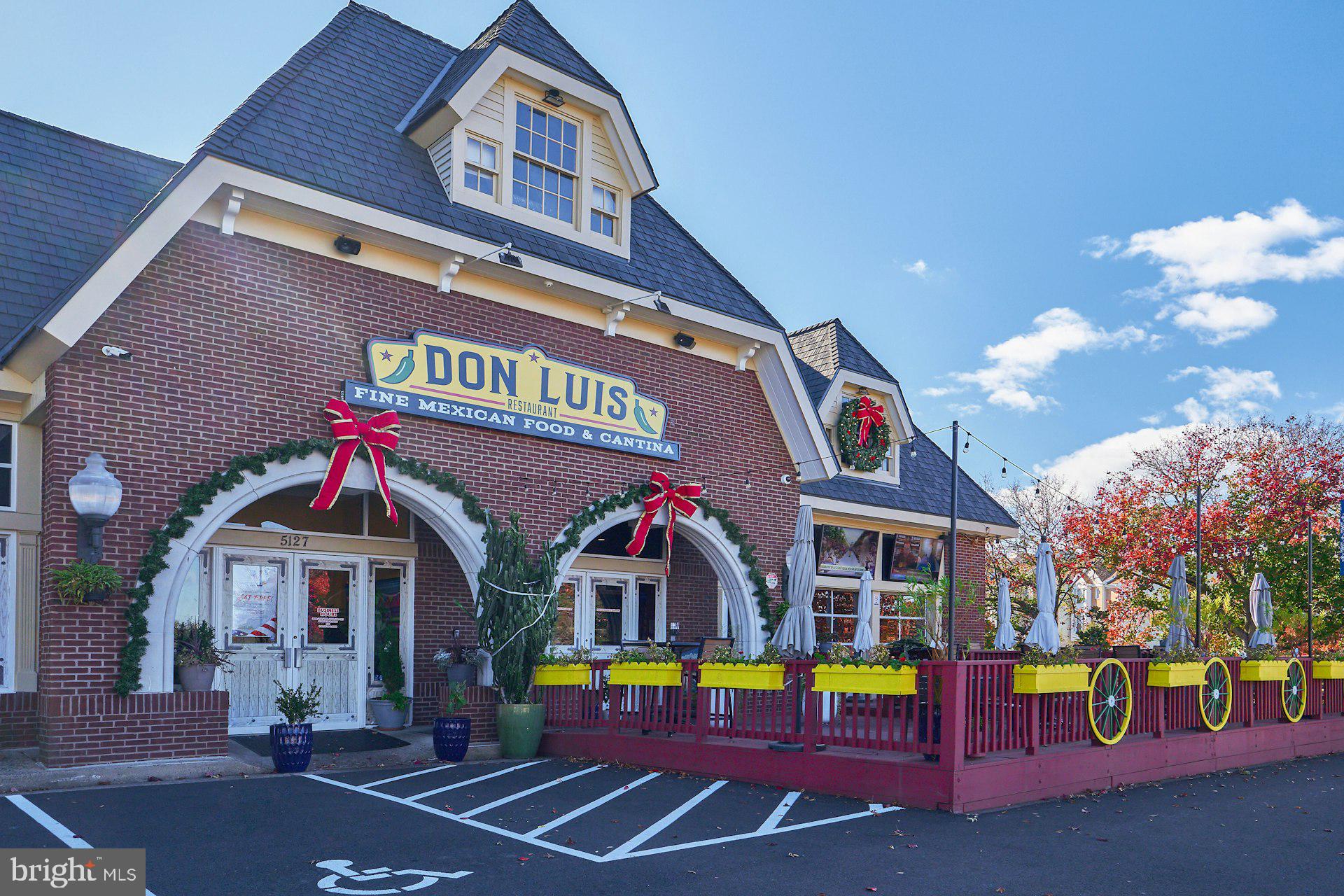 LIFESTYLE AT SULLY STATION - Residential